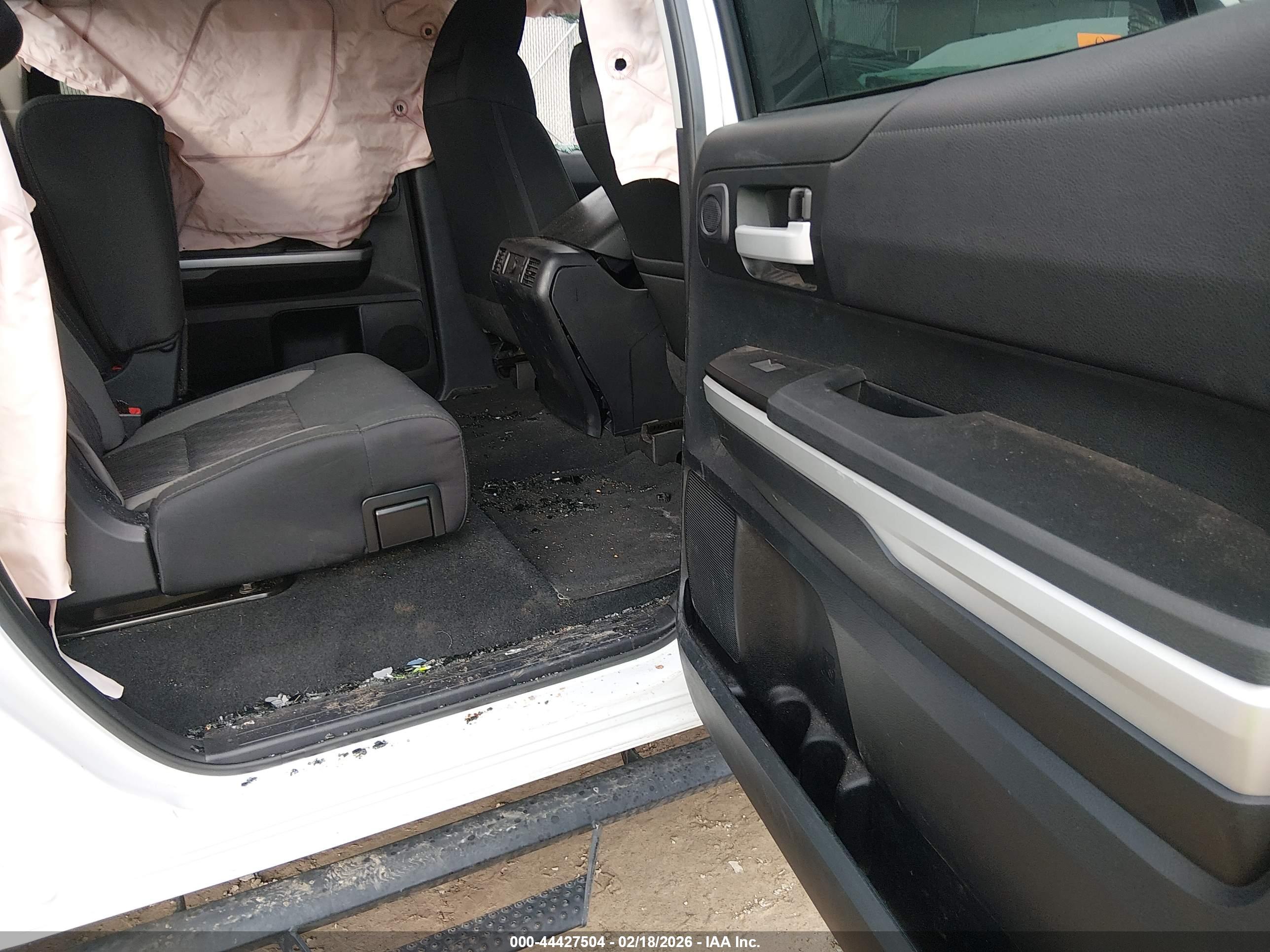 TOYOTA TUNDRA image 8