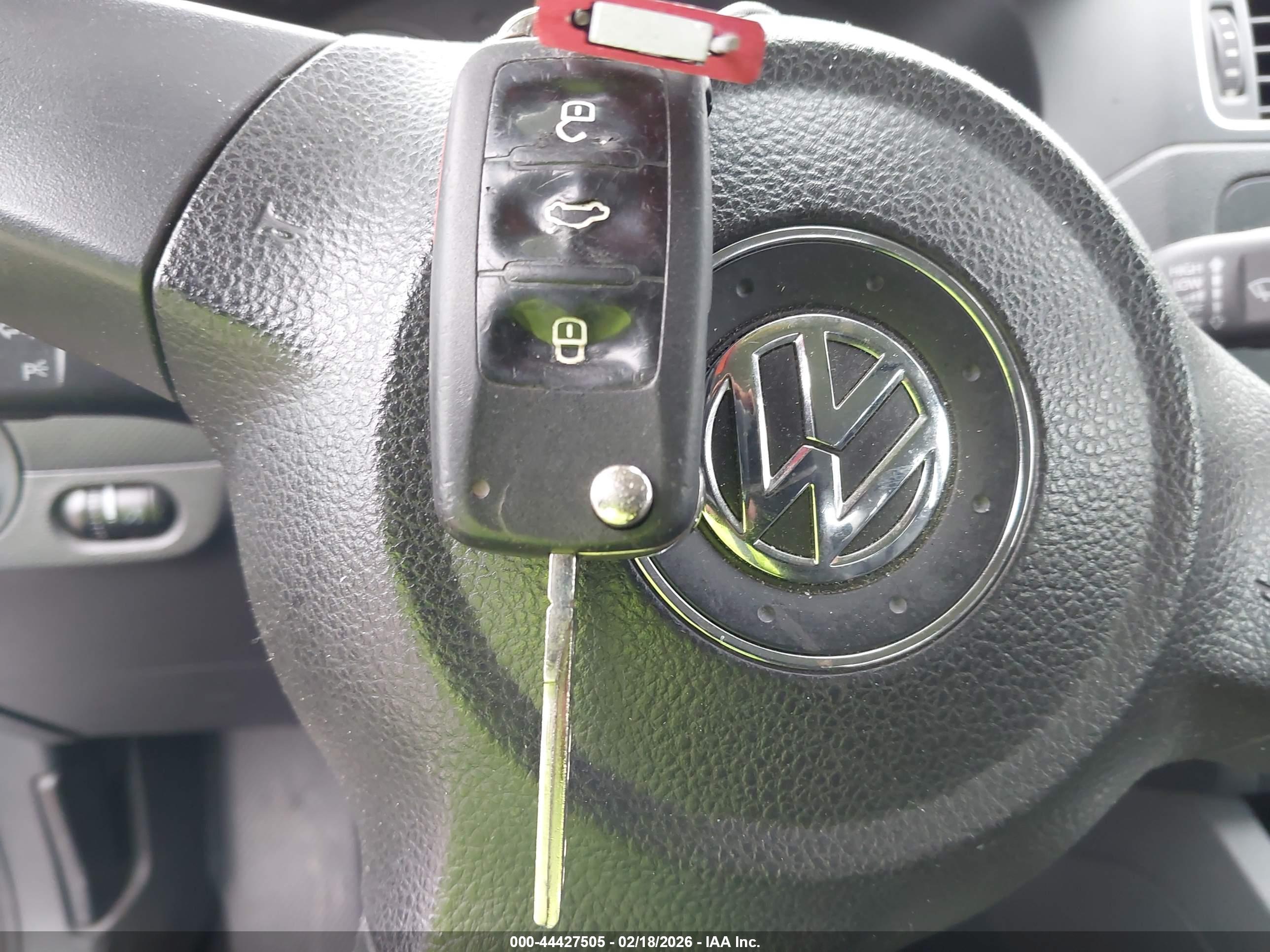VOLKSWAGEN JETTA image 11