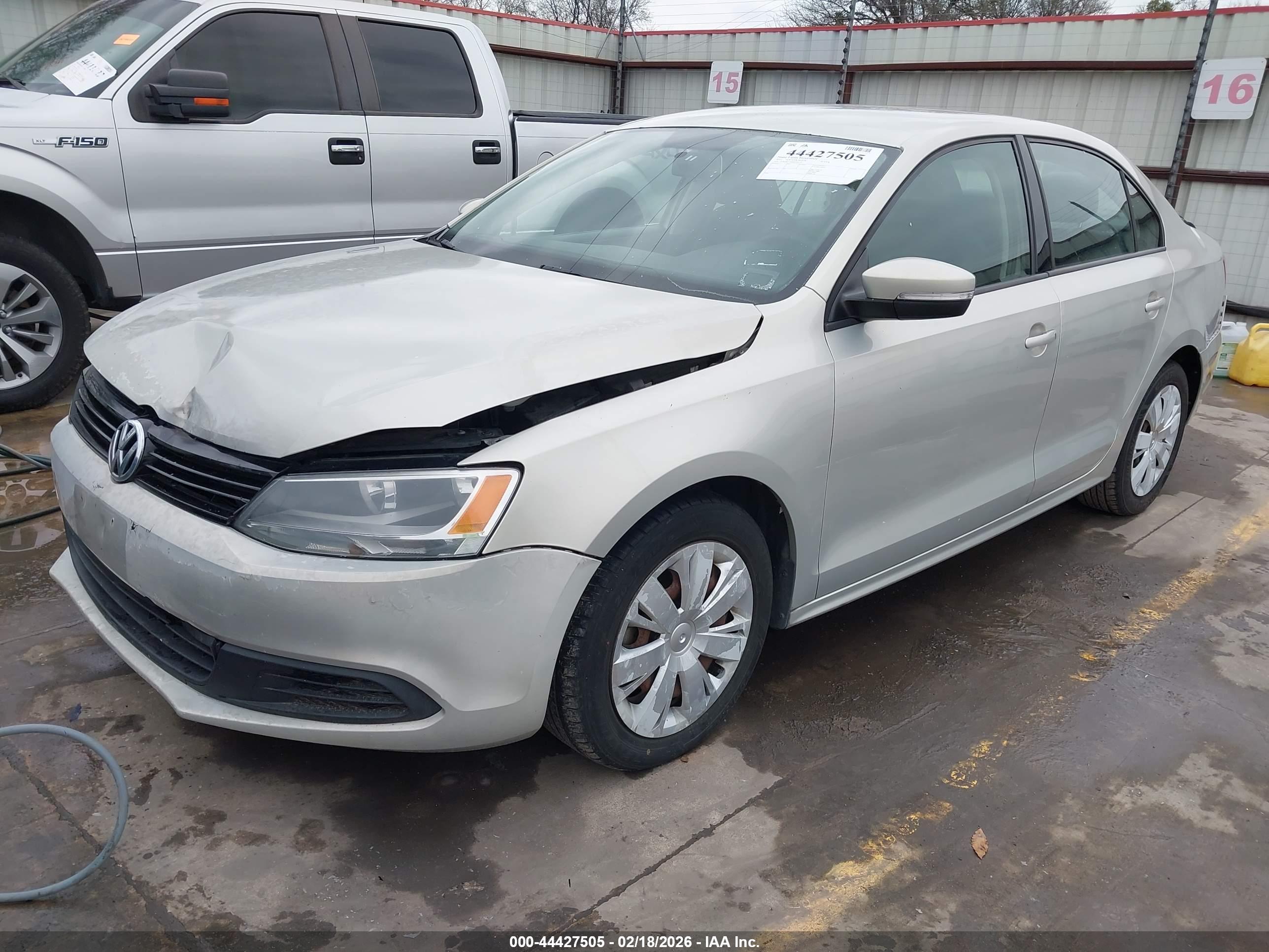 VOLKSWAGEN JETTA image 2
