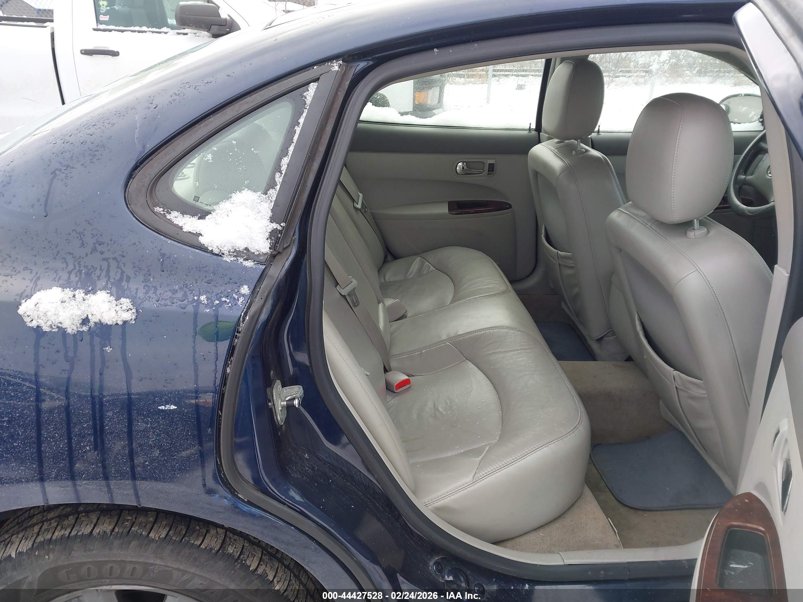 BUICK LACROSSE image 8