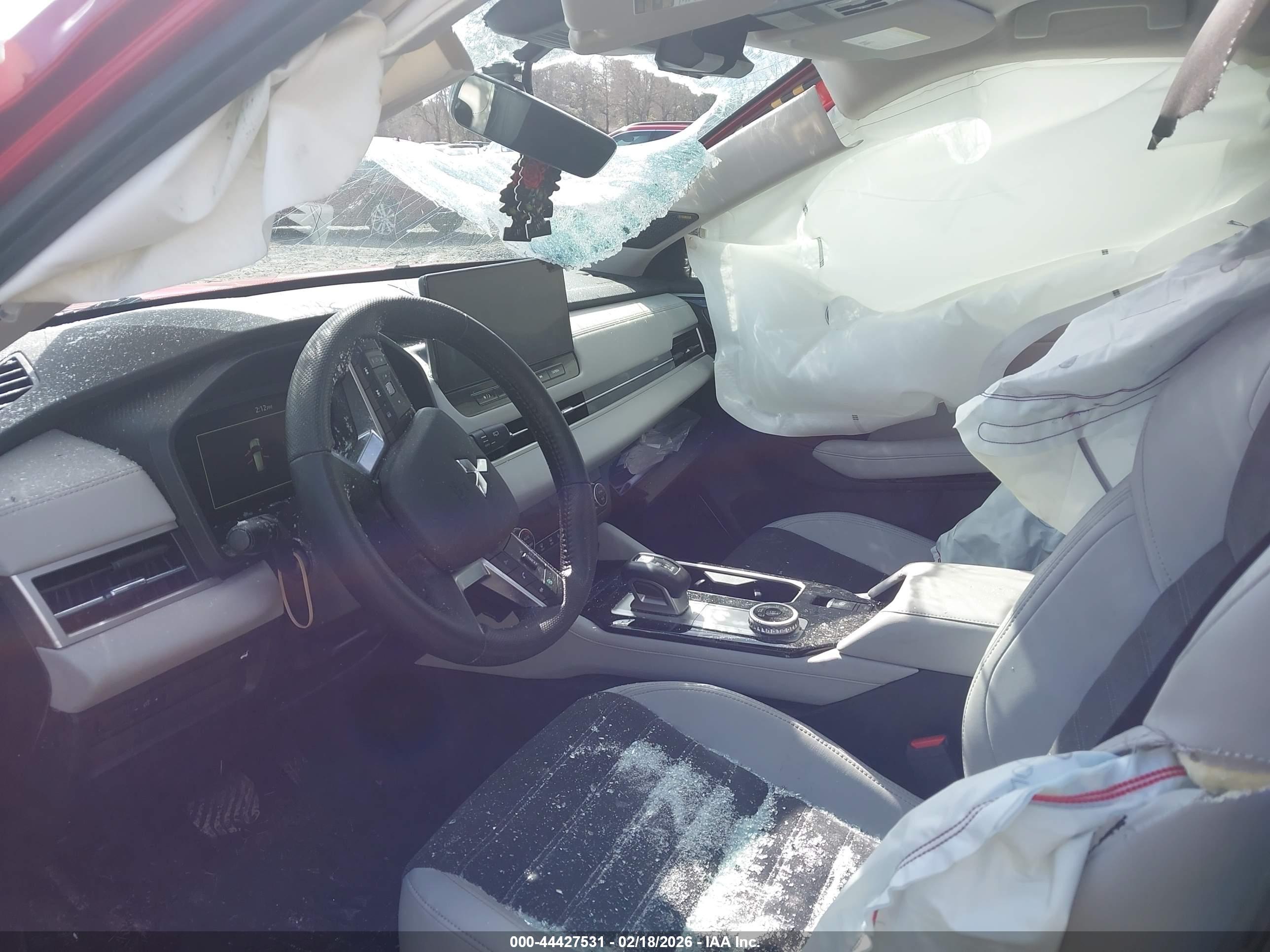 MITSUBISHI OUTLANDER image 5