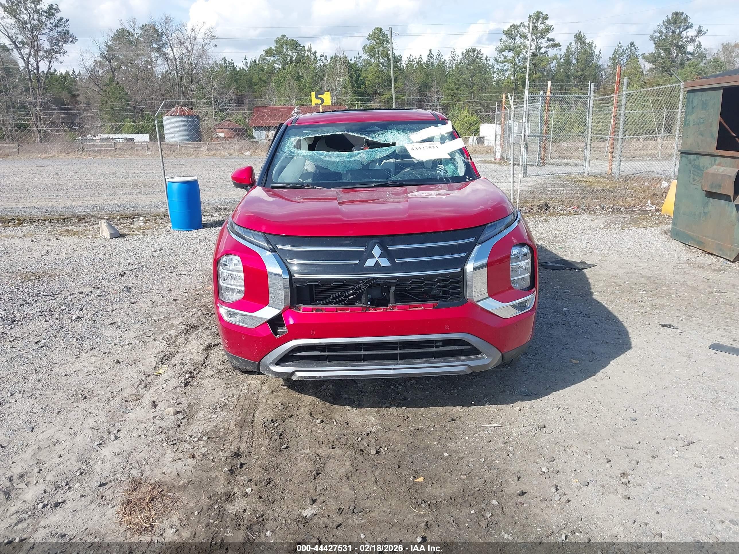 MITSUBISHI OUTLANDER image 6