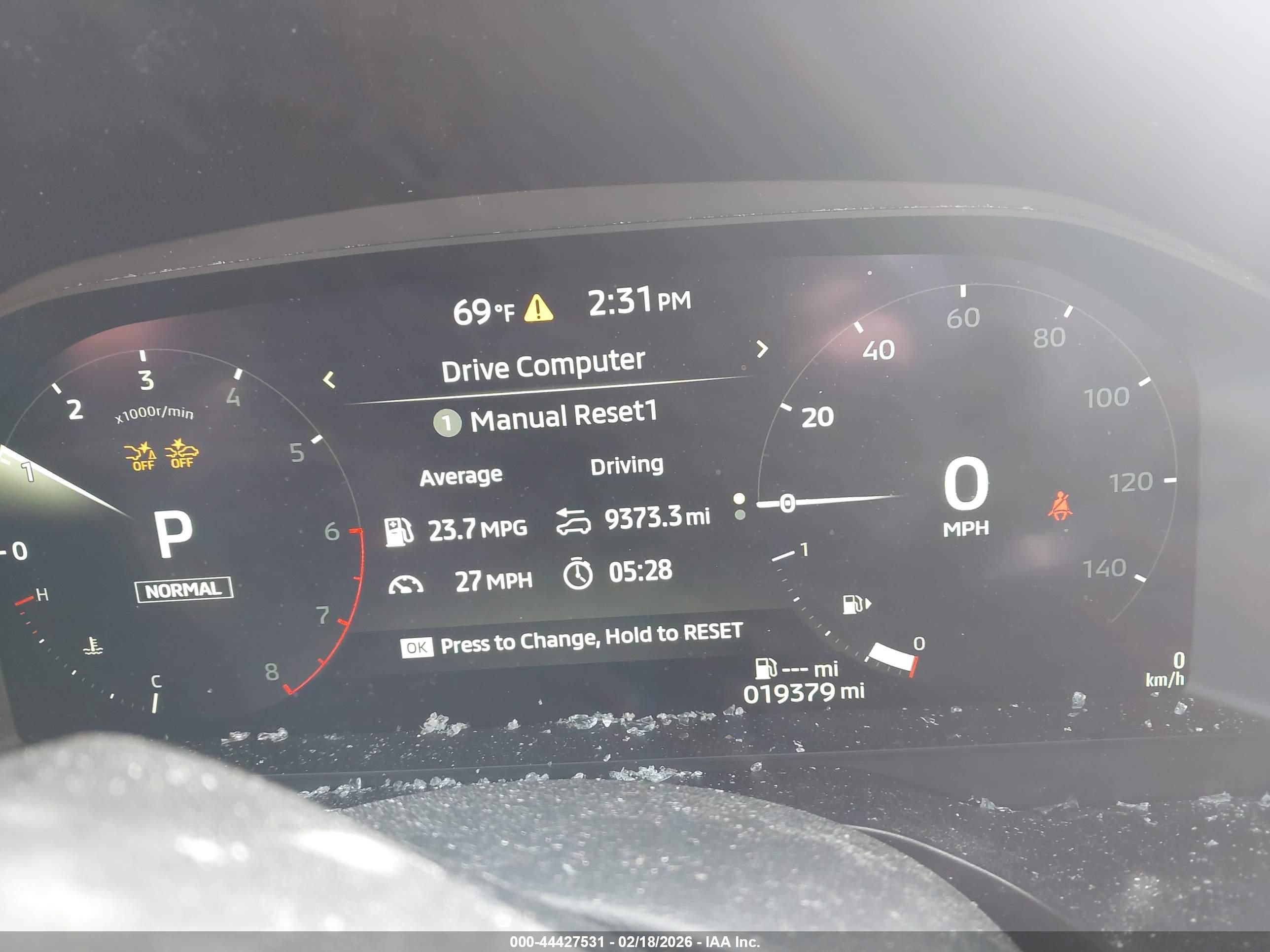 MITSUBISHI OUTLANDER image 7