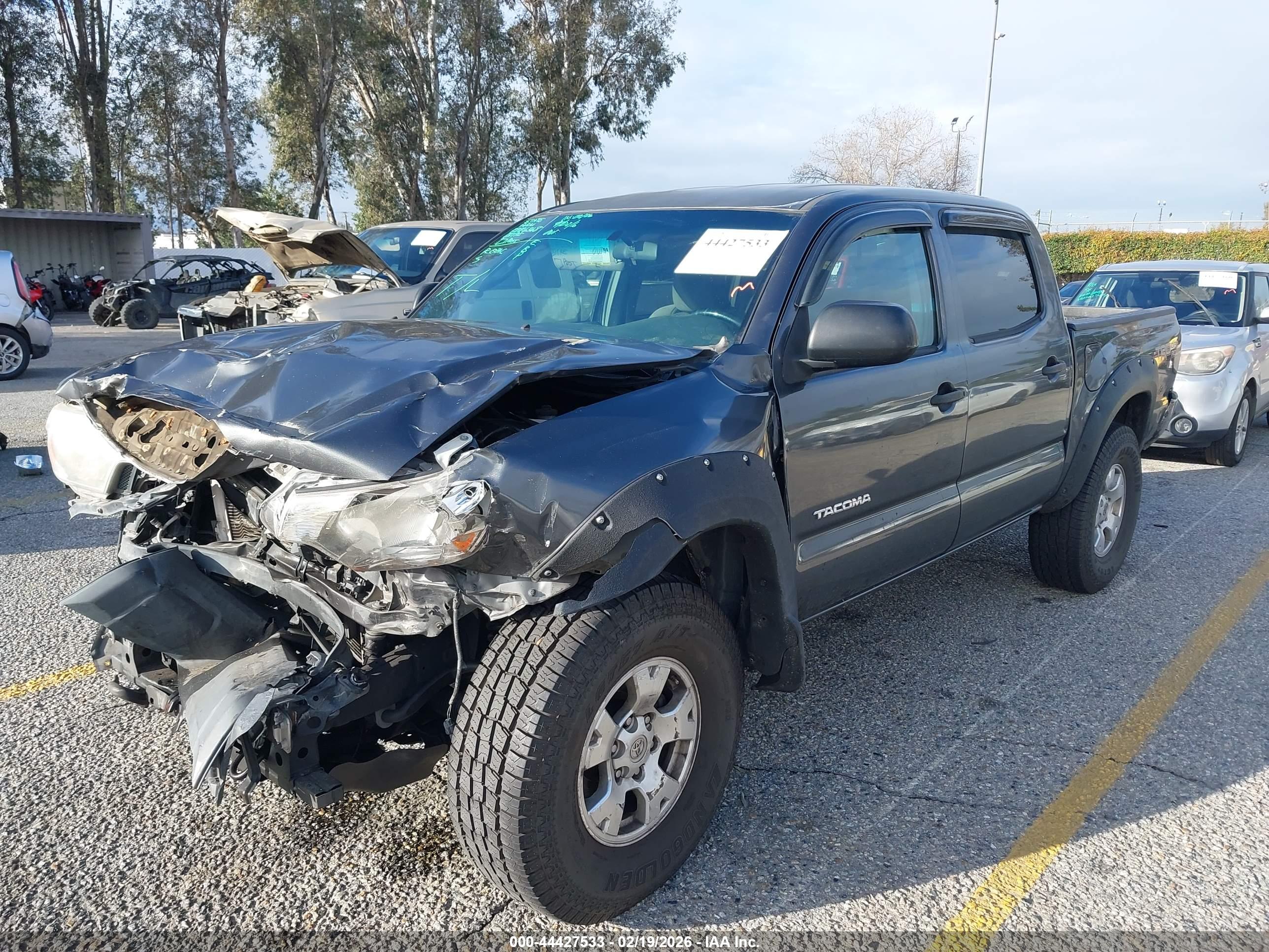 TOYOTA TACOMA image 2