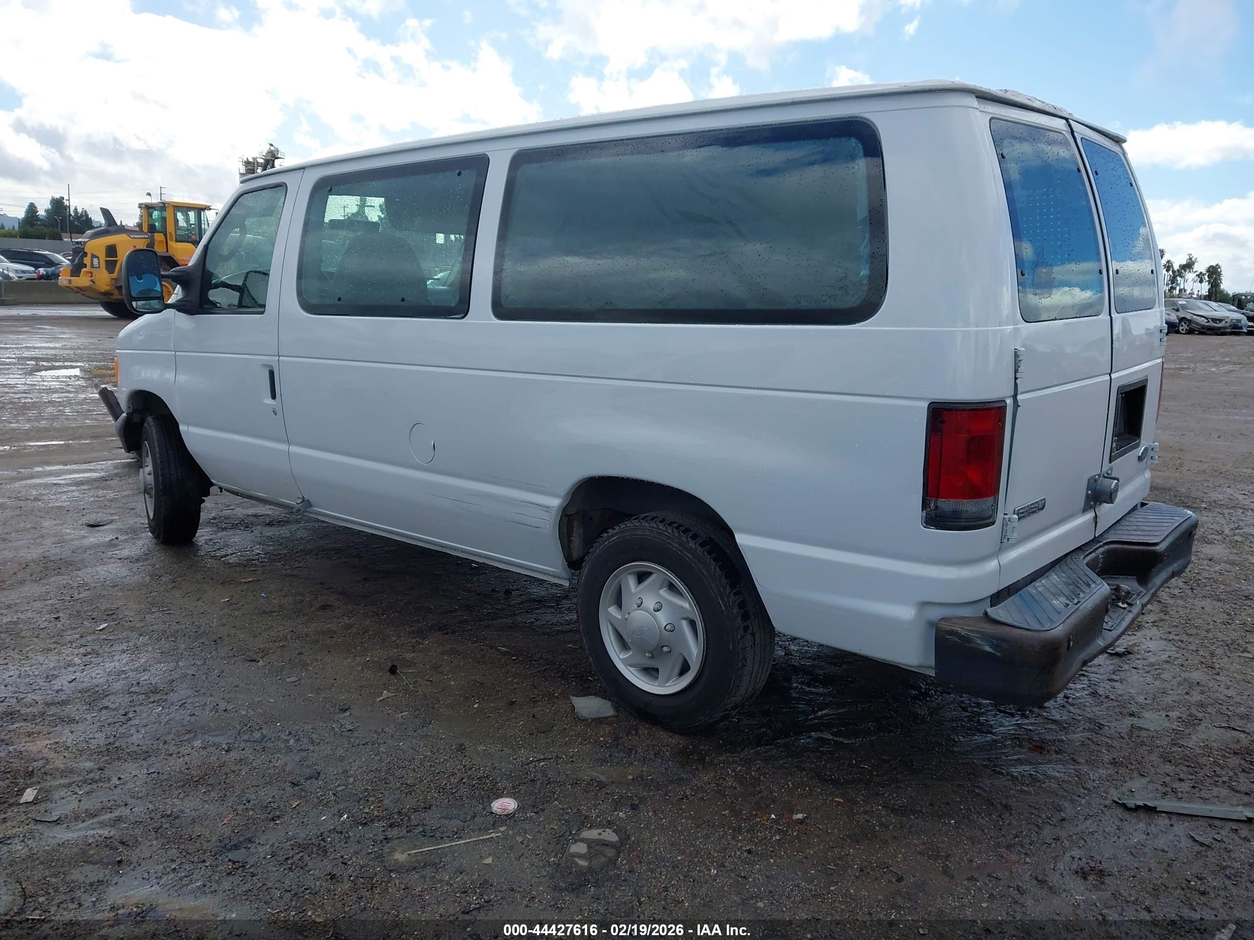 FORD E-150 image 3