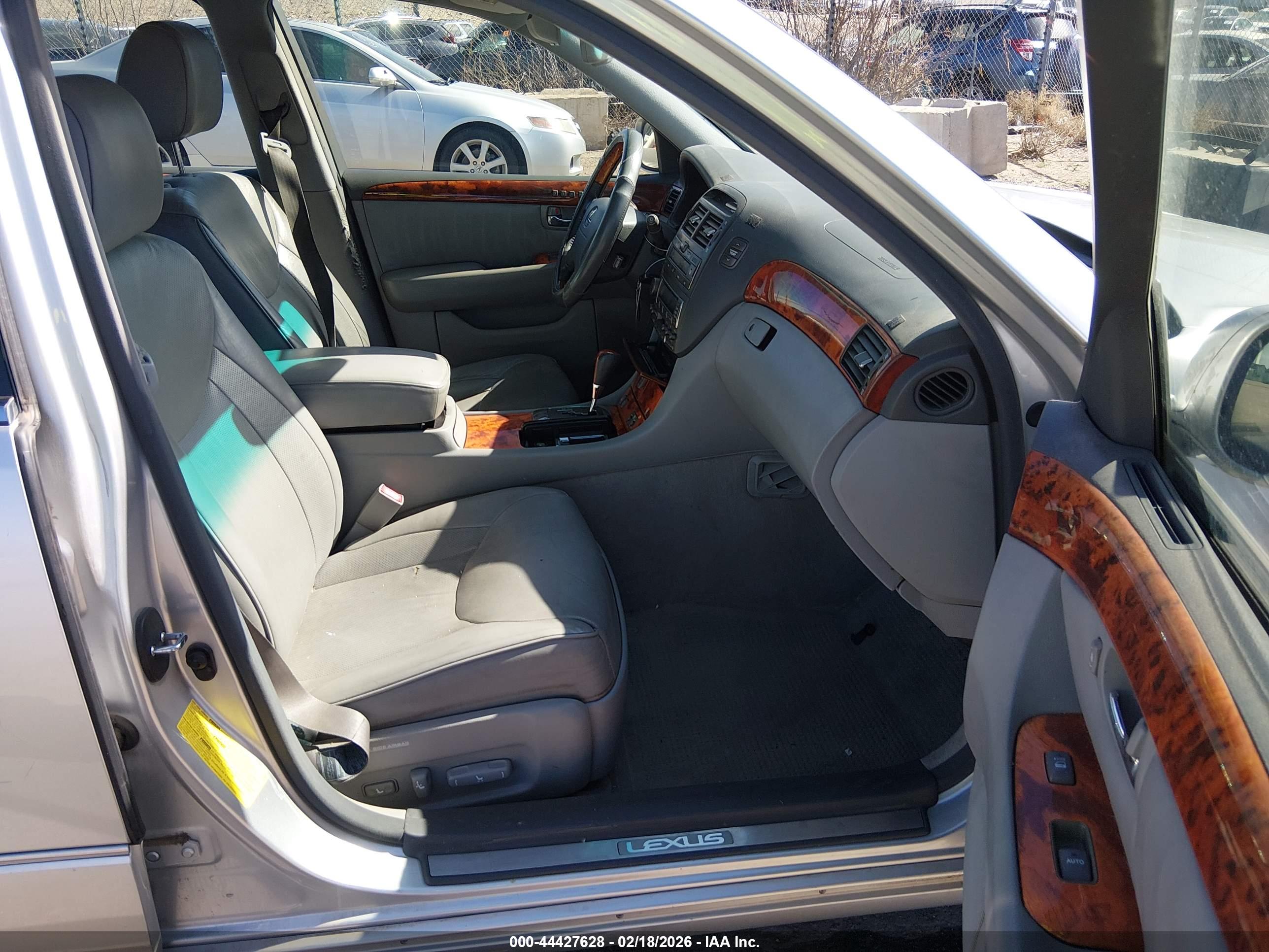 LEXUS LS image 5