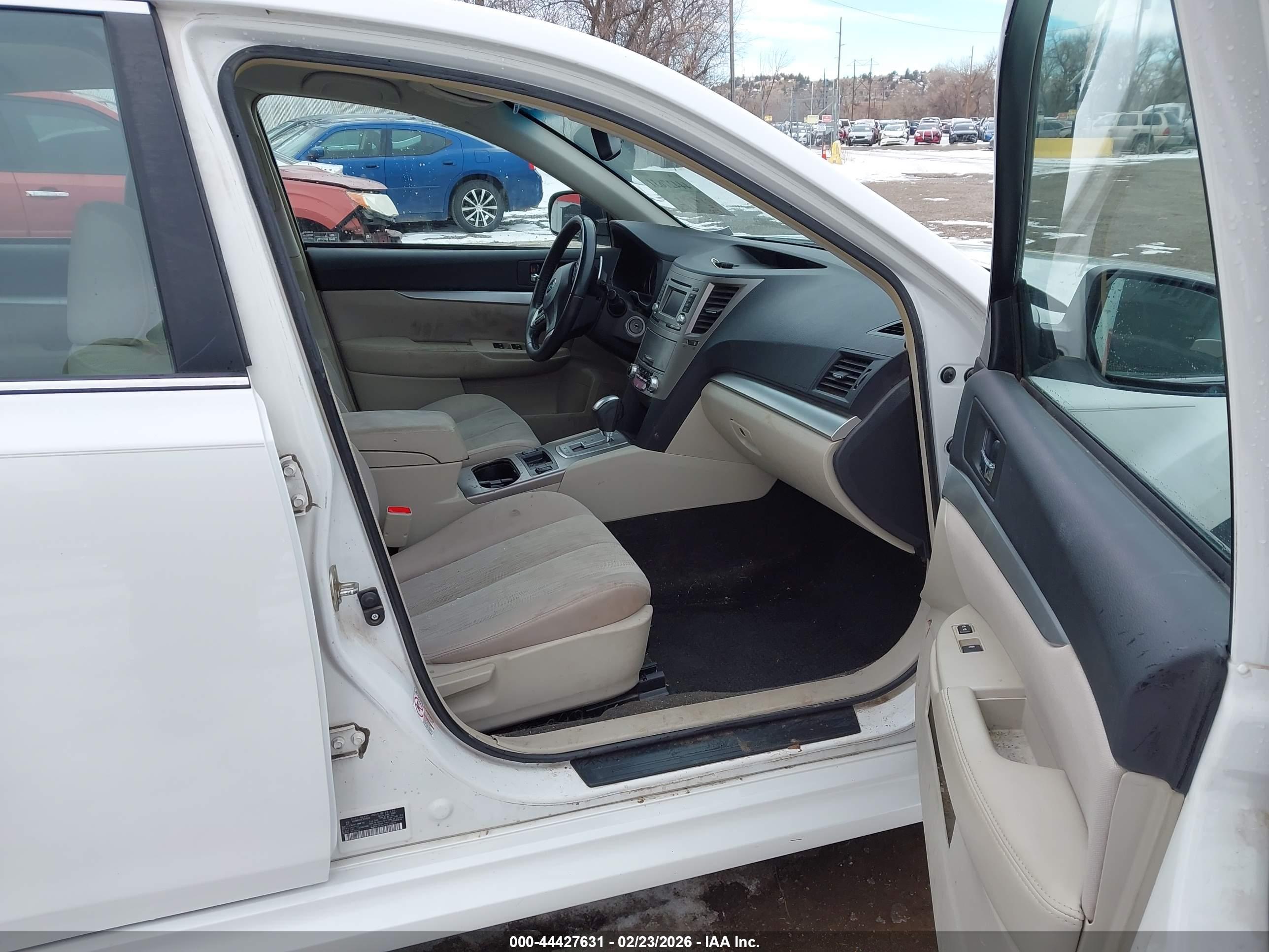 SUBARU LEGACY image 5