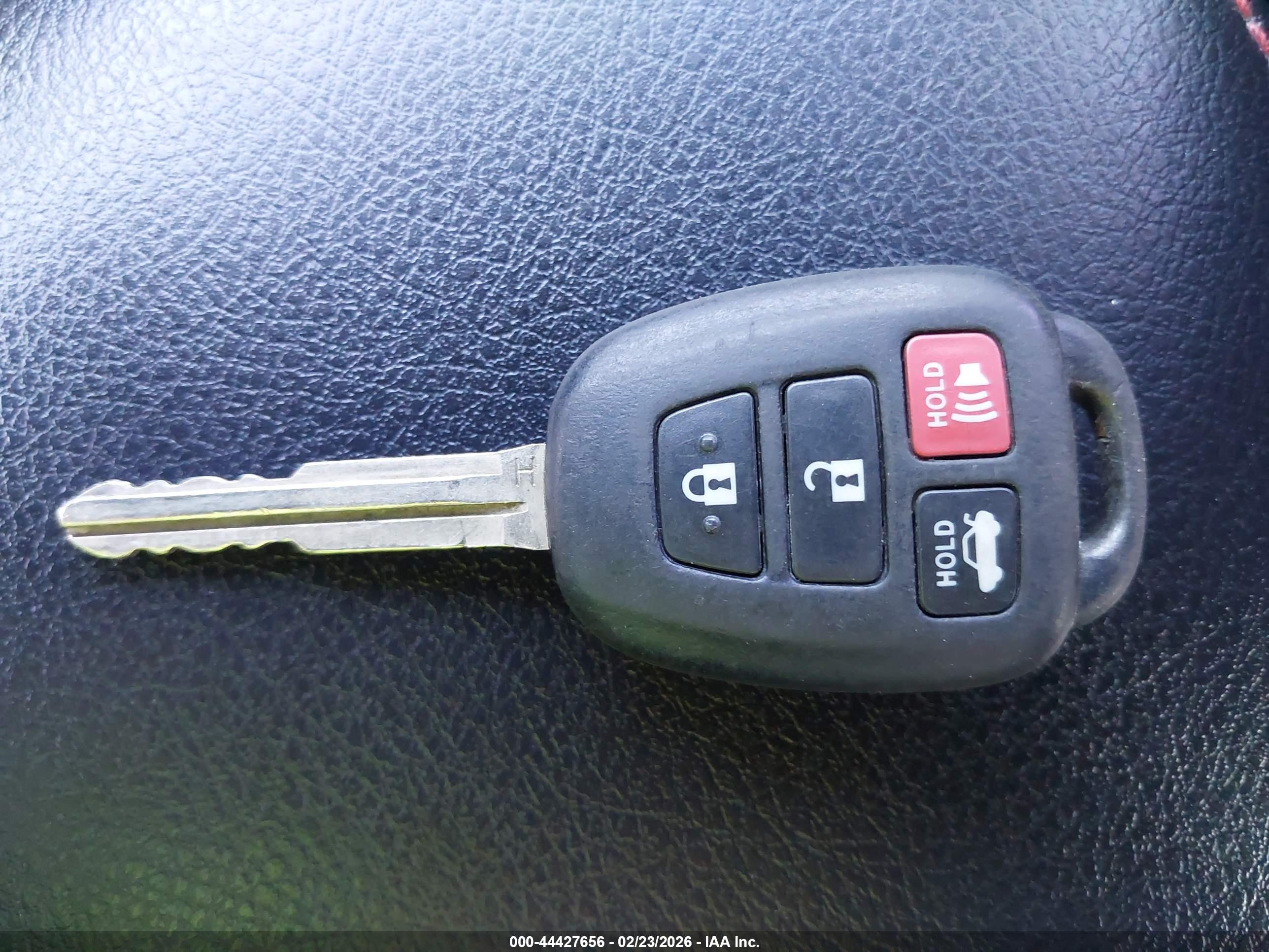 TOYOTA CAMRY image 11