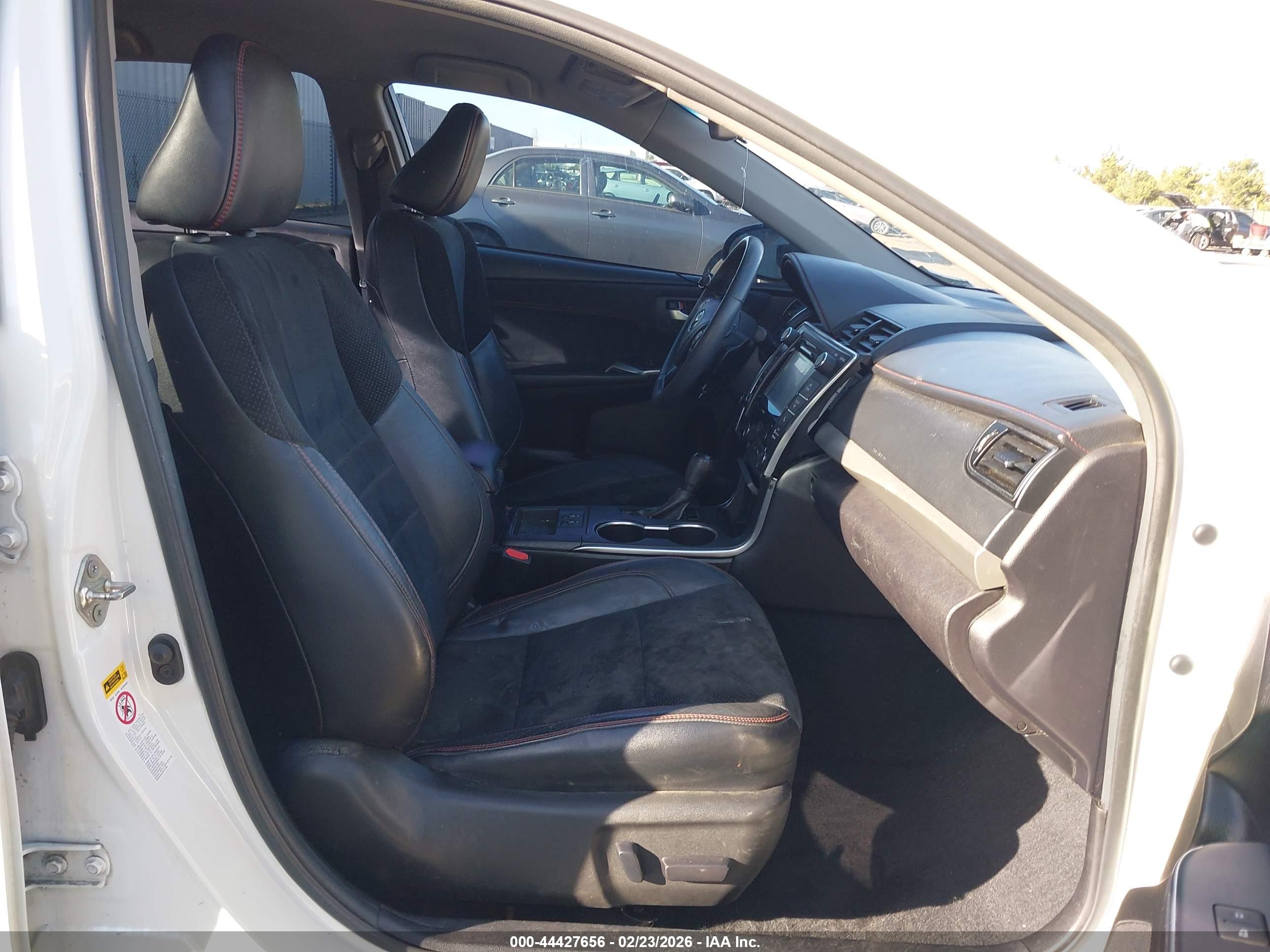 TOYOTA CAMRY image 5