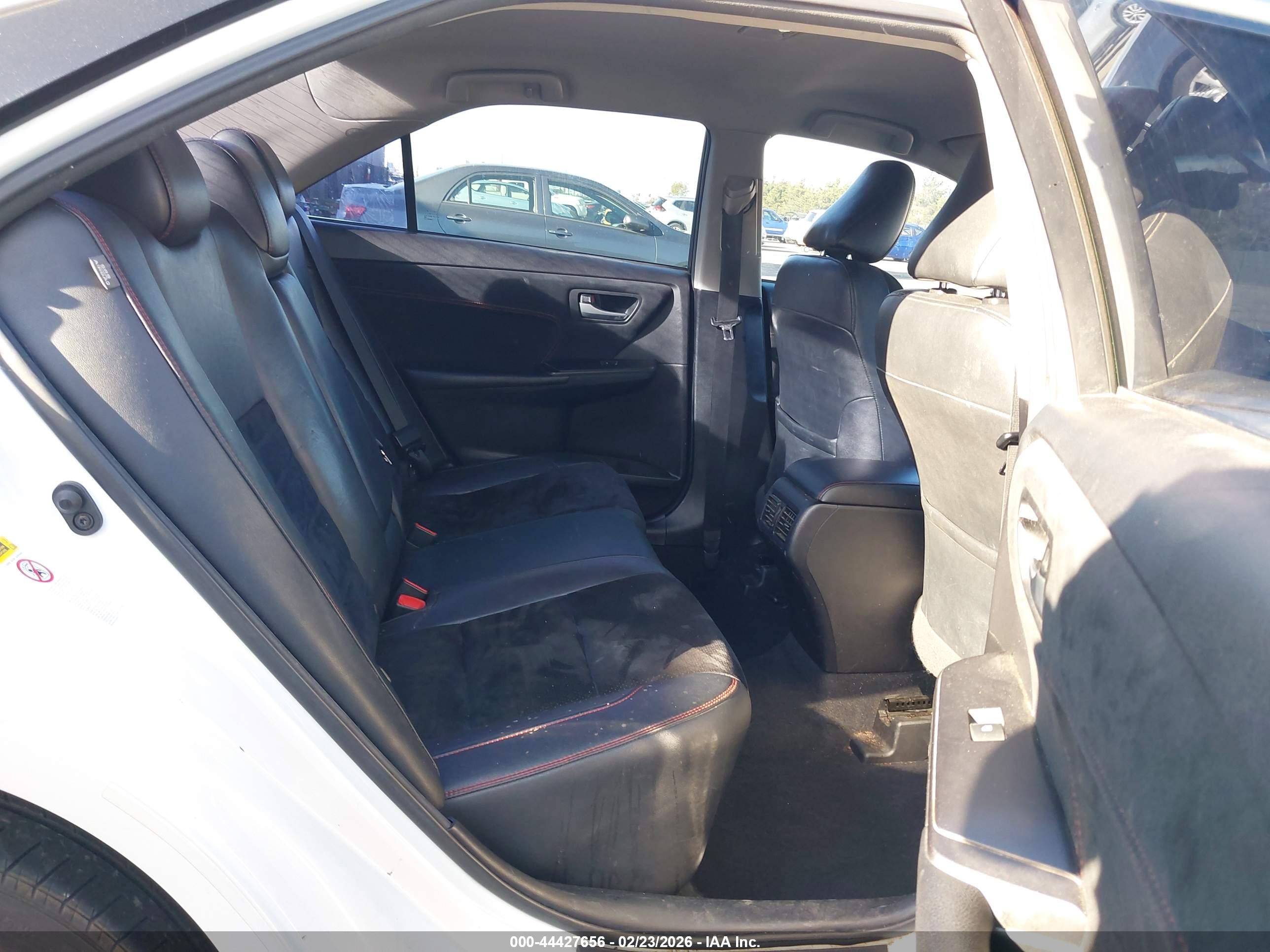 TOYOTA CAMRY image 8