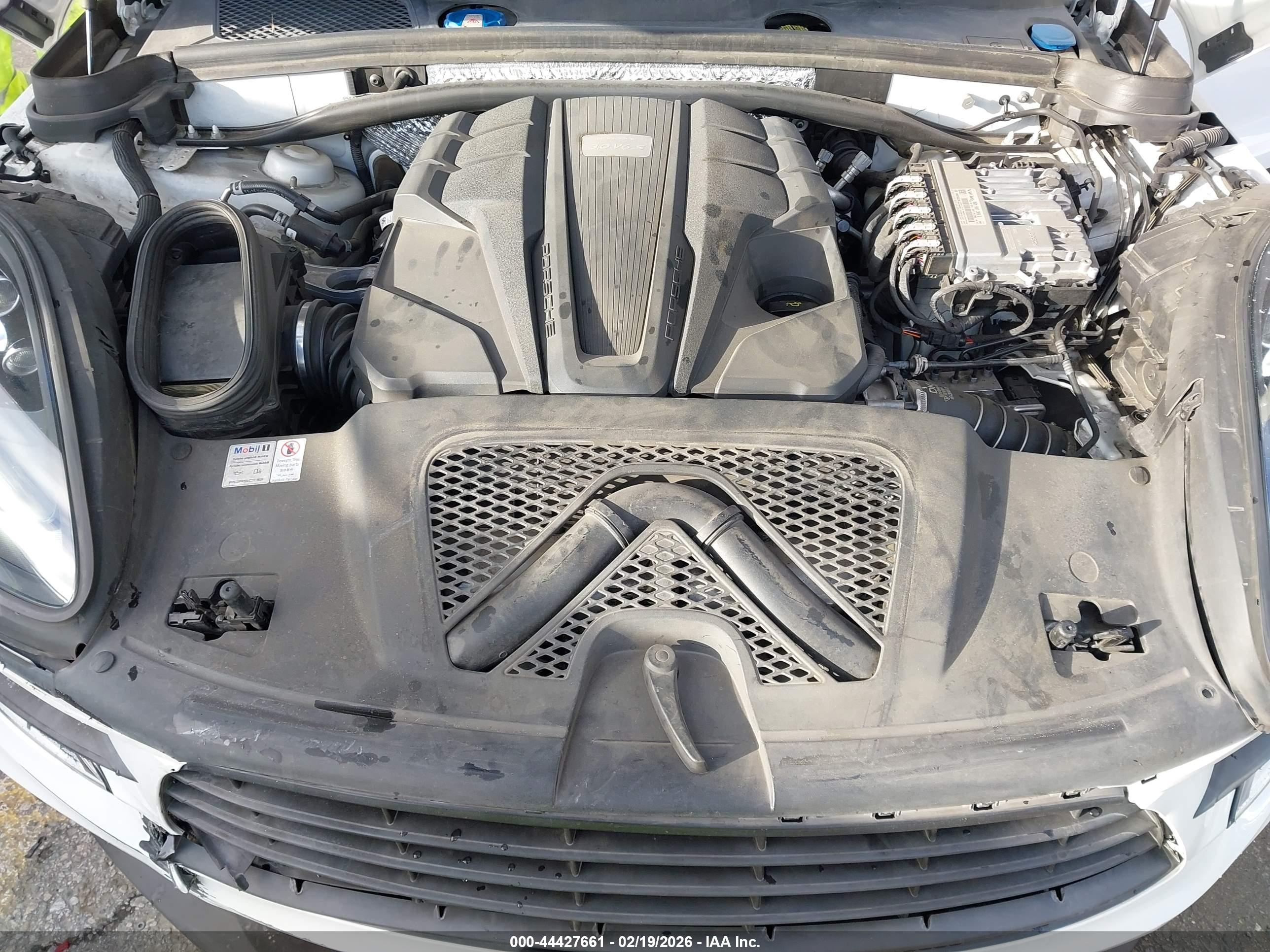PORSCHE MACAN image 10