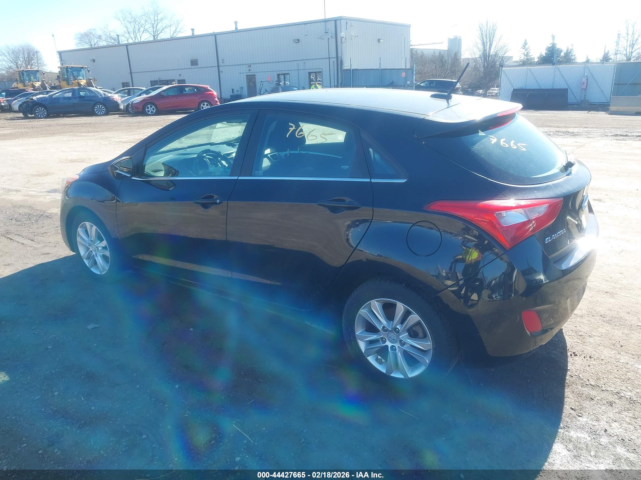 HYUNDAI ELANTRA image 3