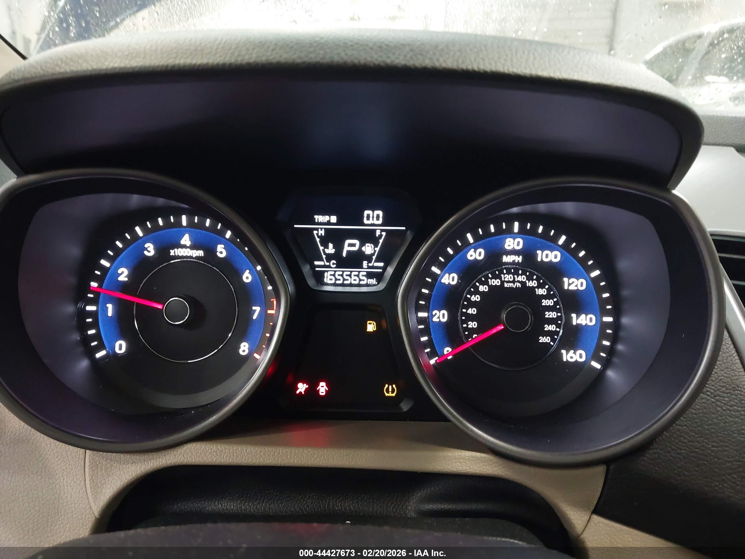 HYUNDAI ELANTRA image 7