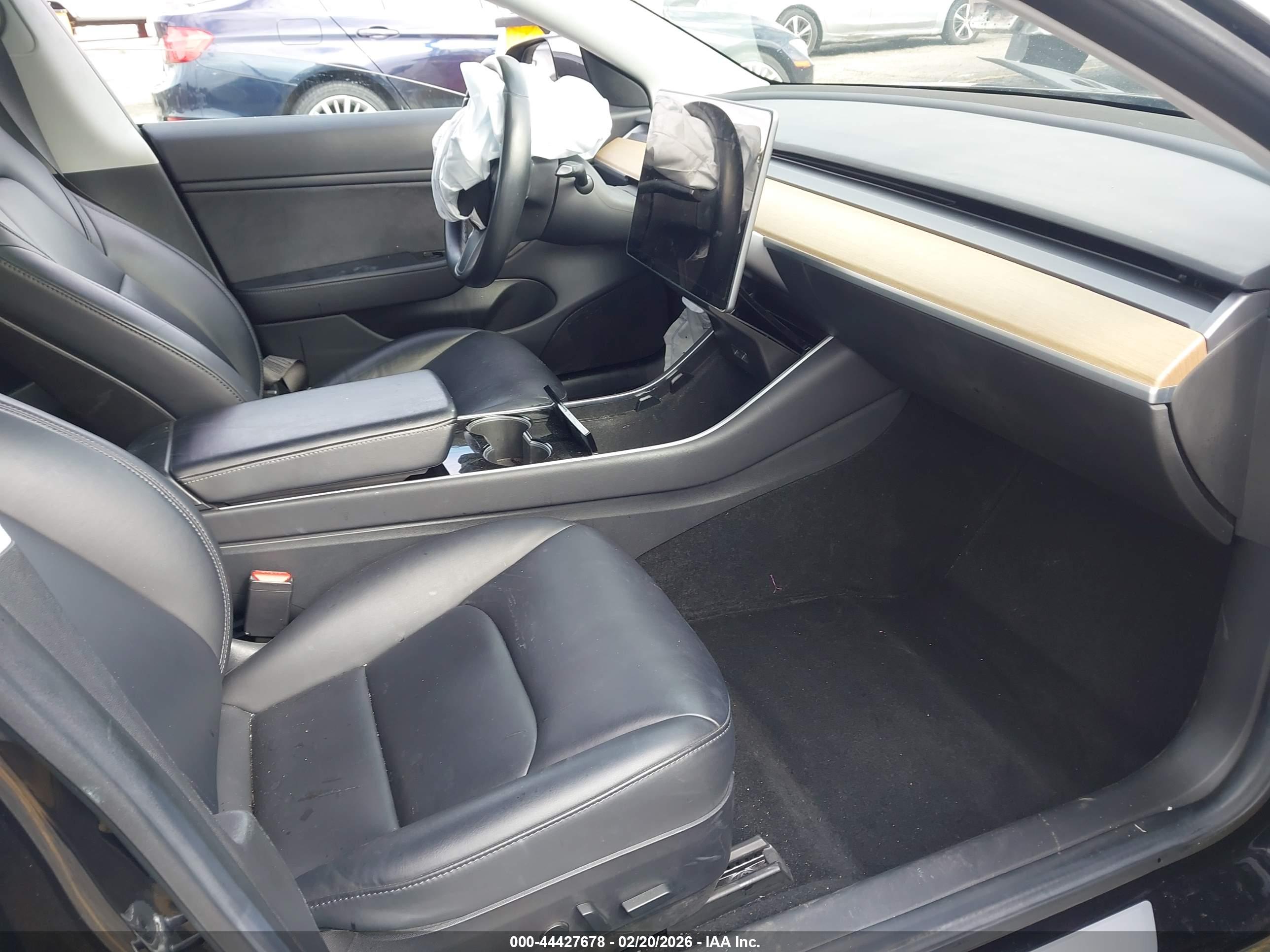 TESLA MODEL image 5