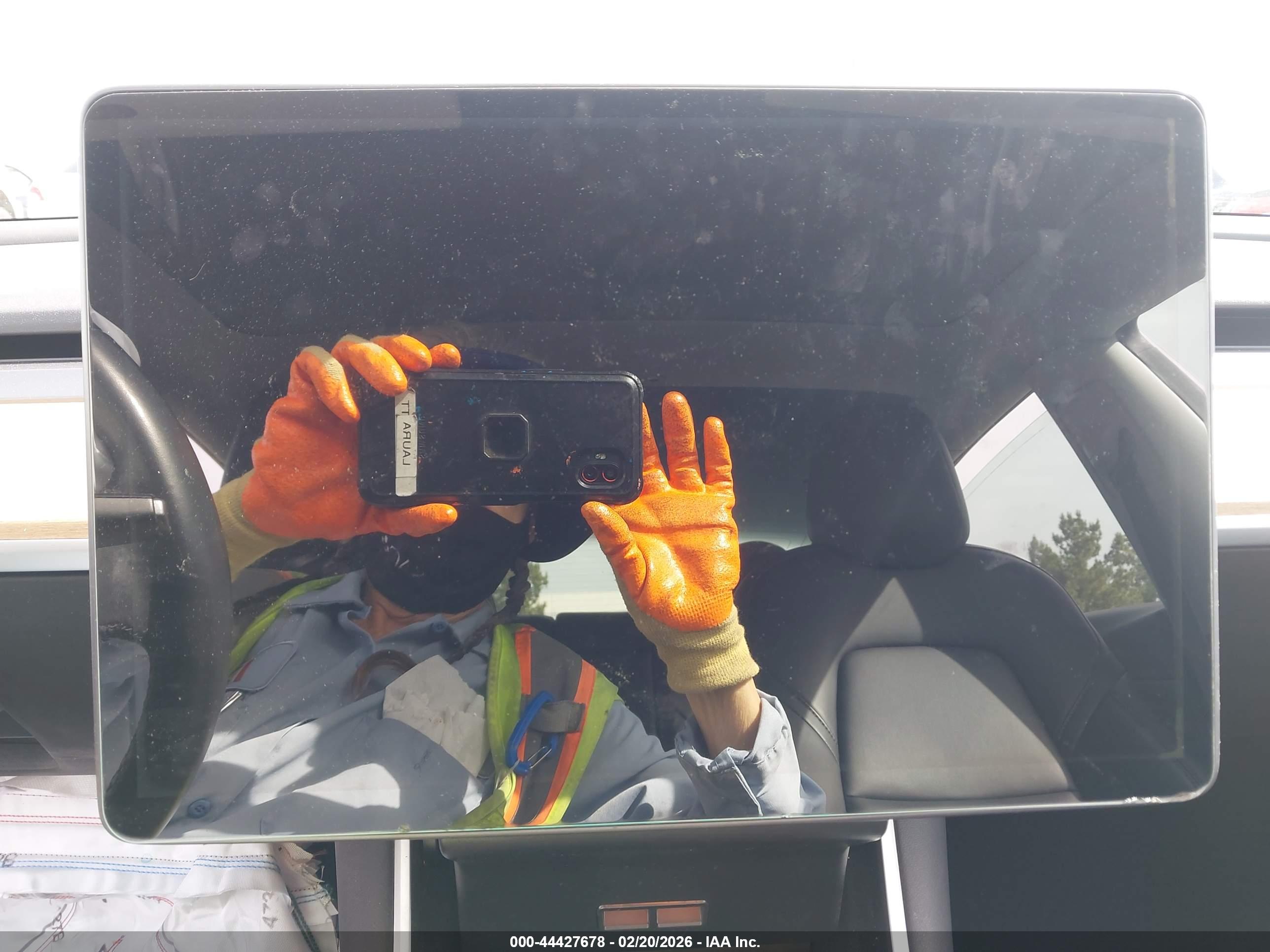 TESLA MODEL image 7