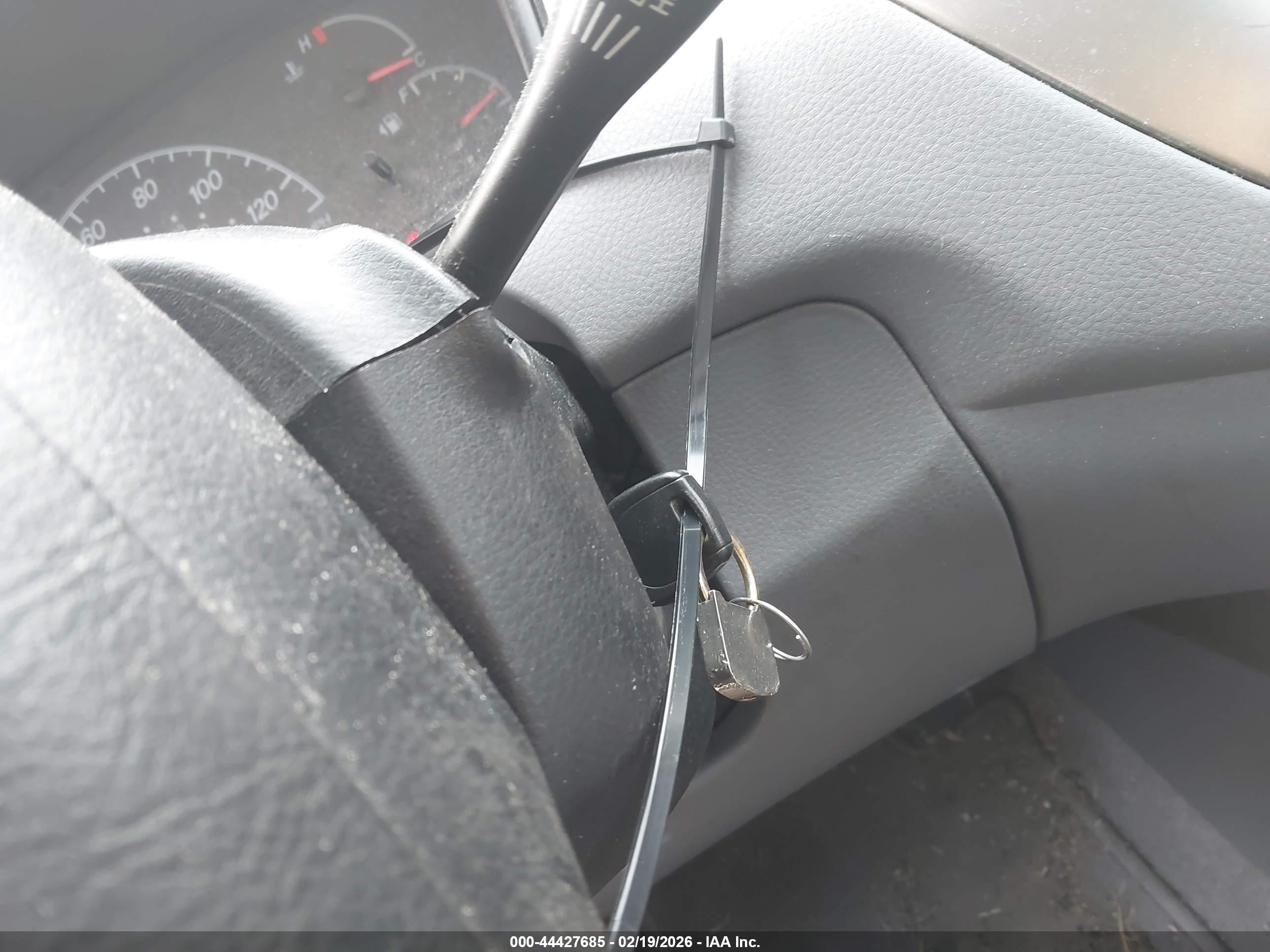 MITSUBISHI LANCER image 11