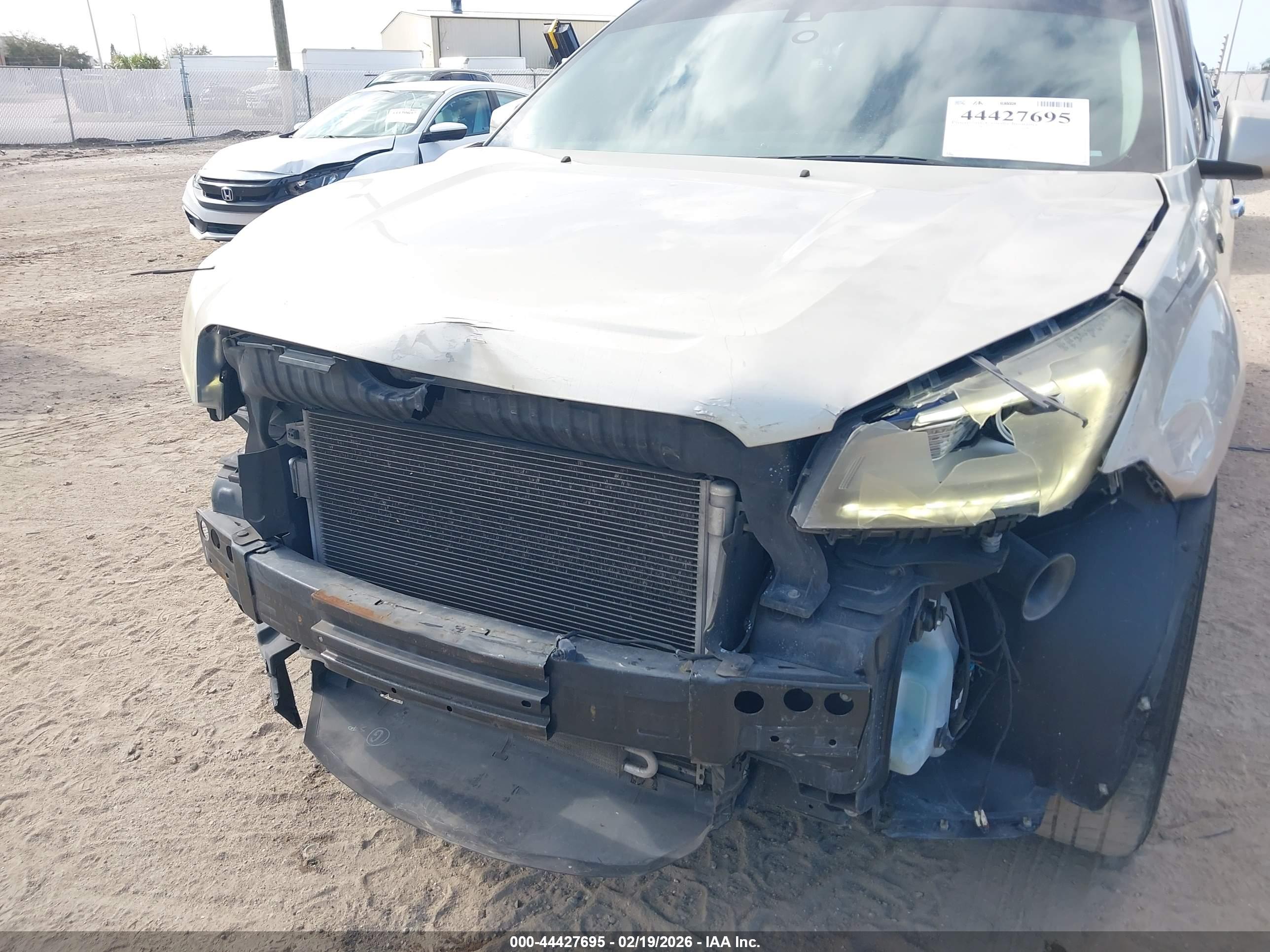 GMC ACADIA image 6