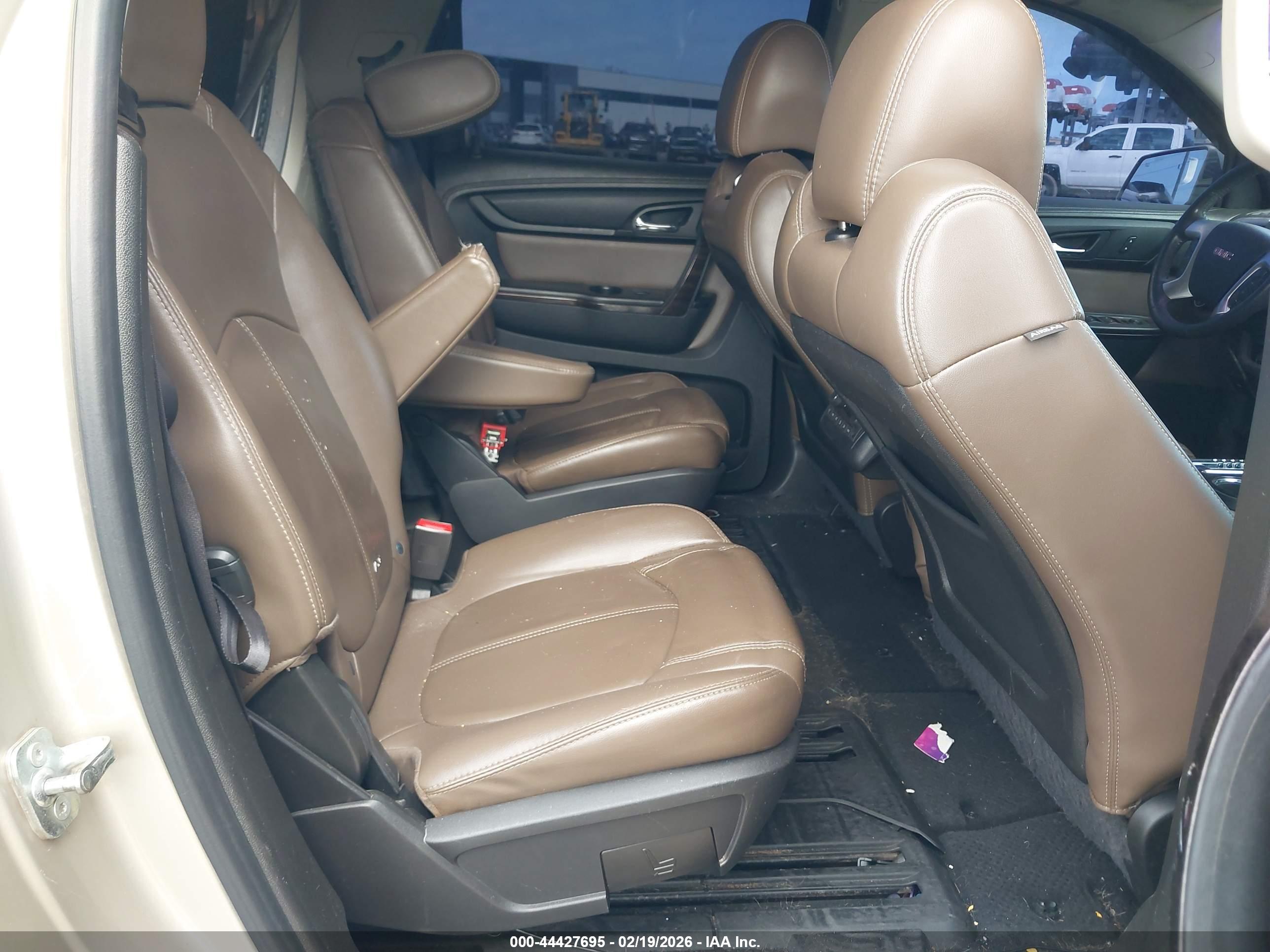 GMC ACADIA image 8