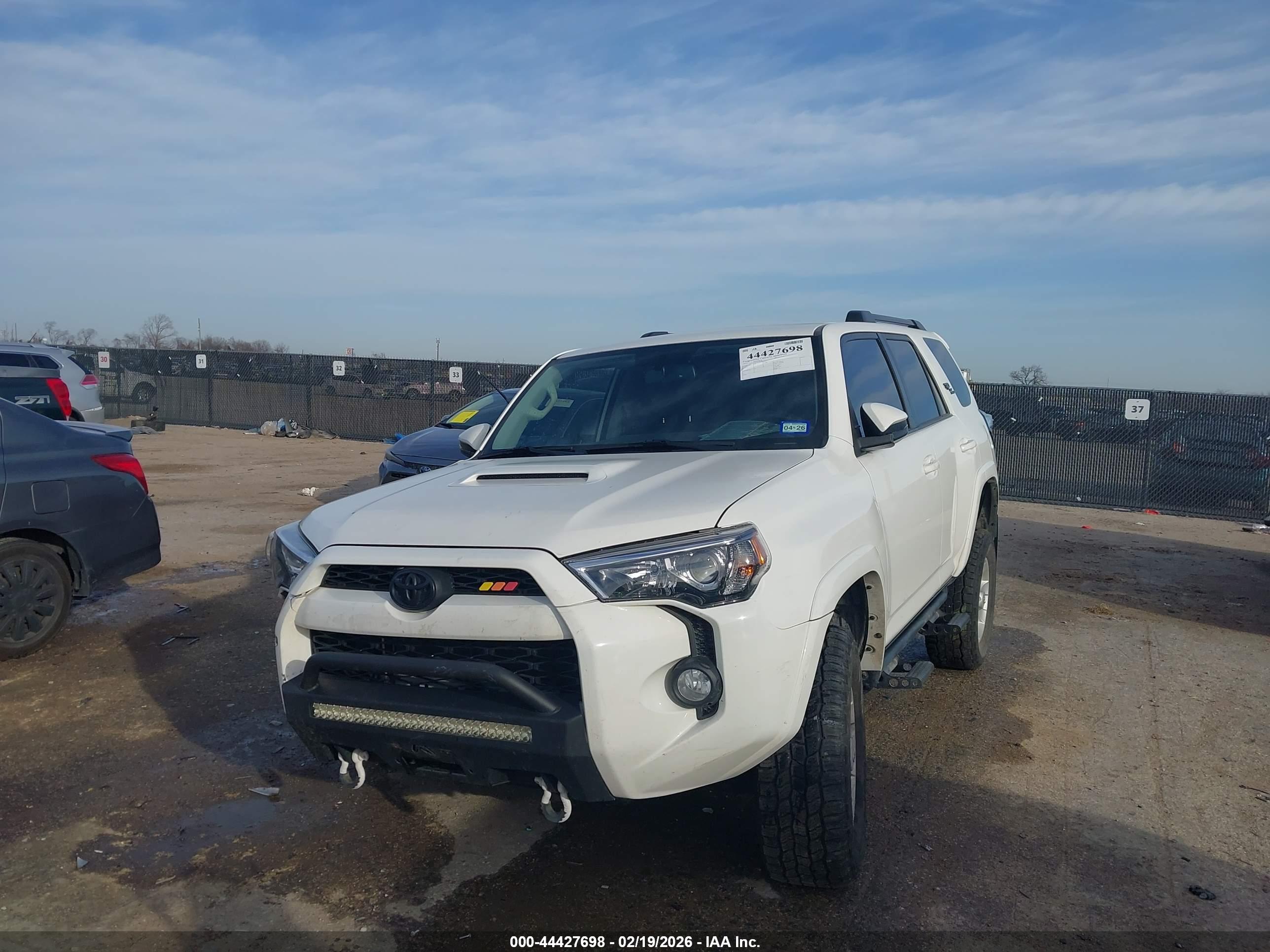 TOYOTA 4RUNNER image 2