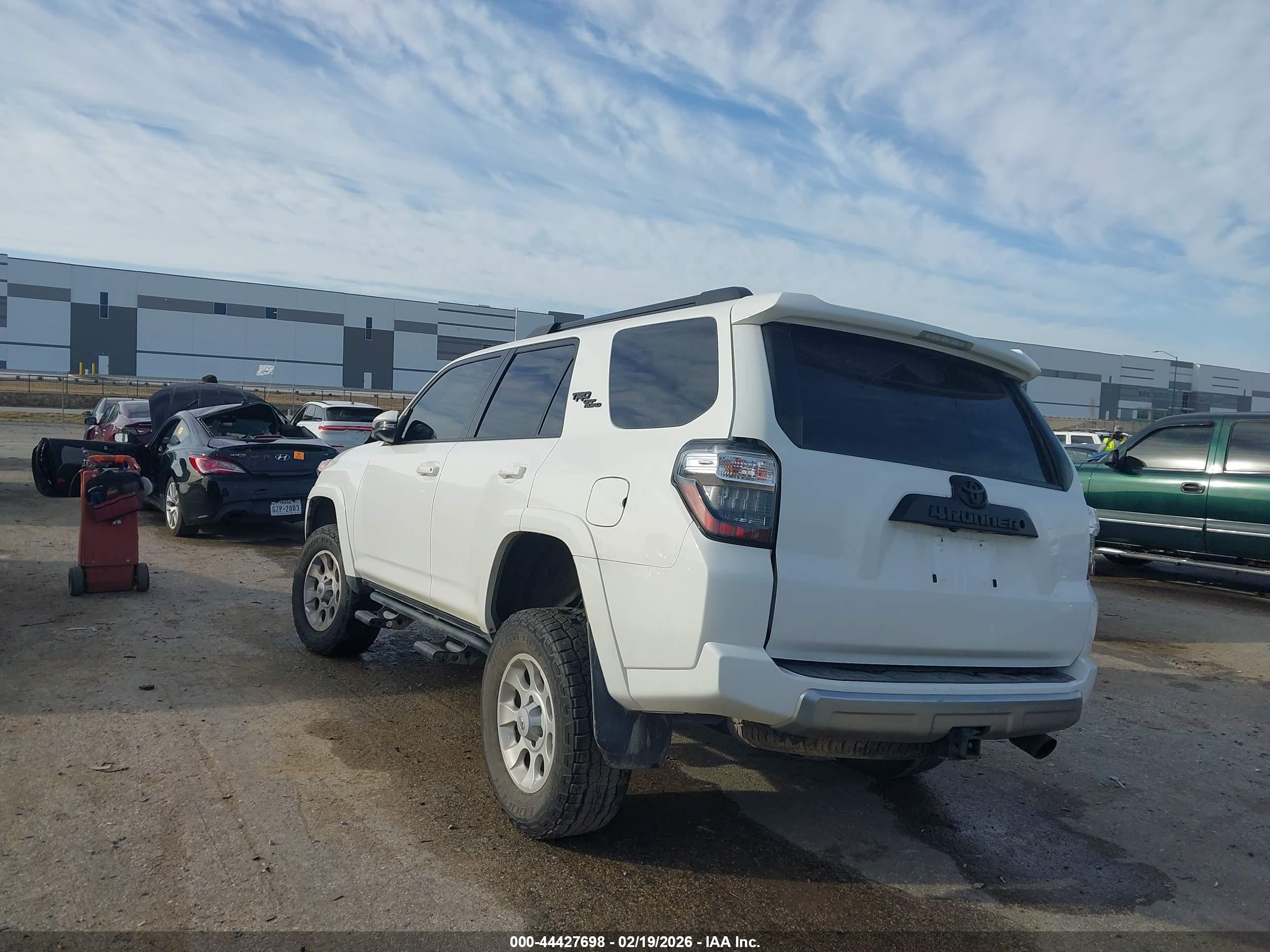 TOYOTA 4RUNNER image 3