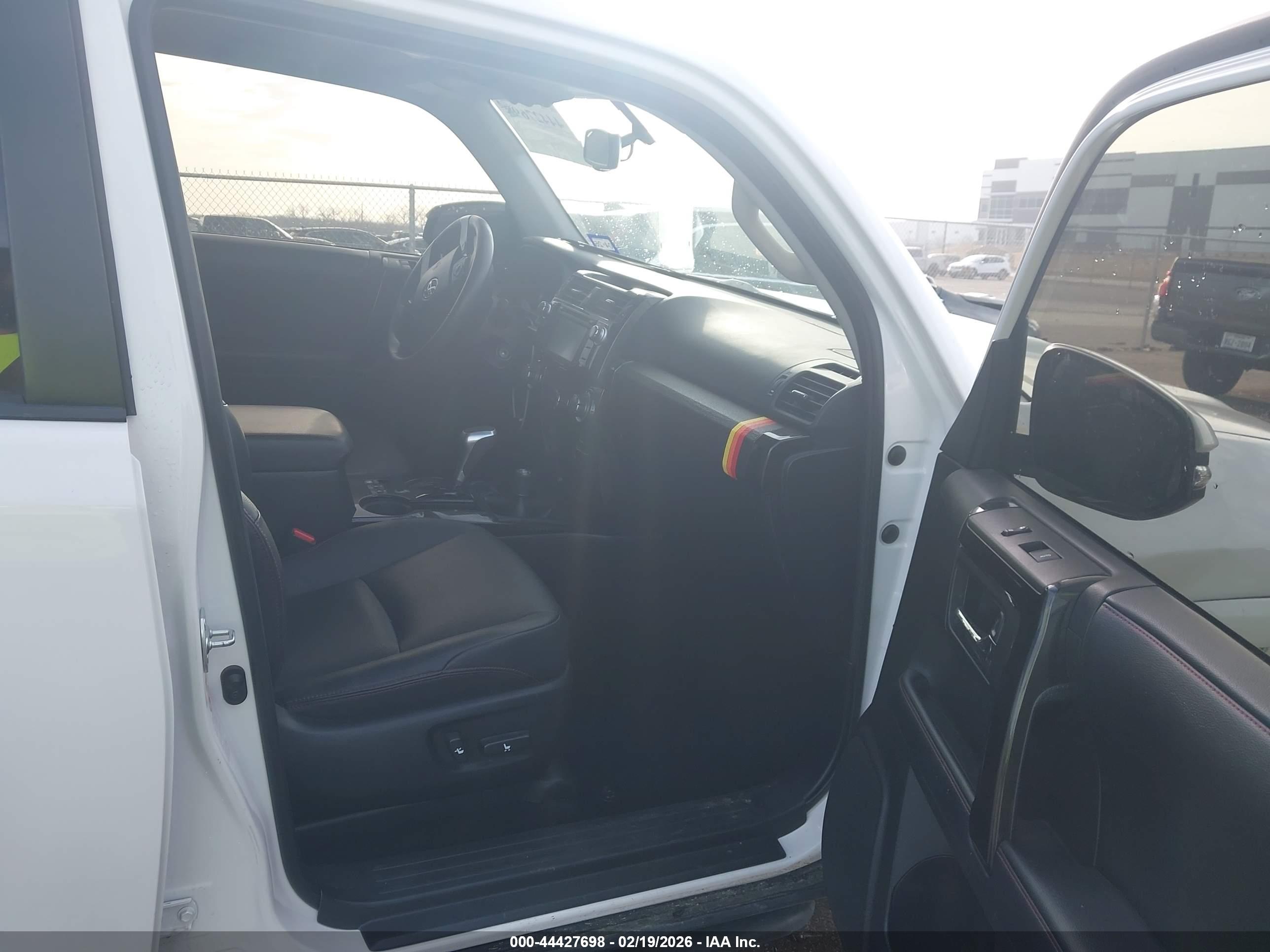 TOYOTA 4RUNNER image 5