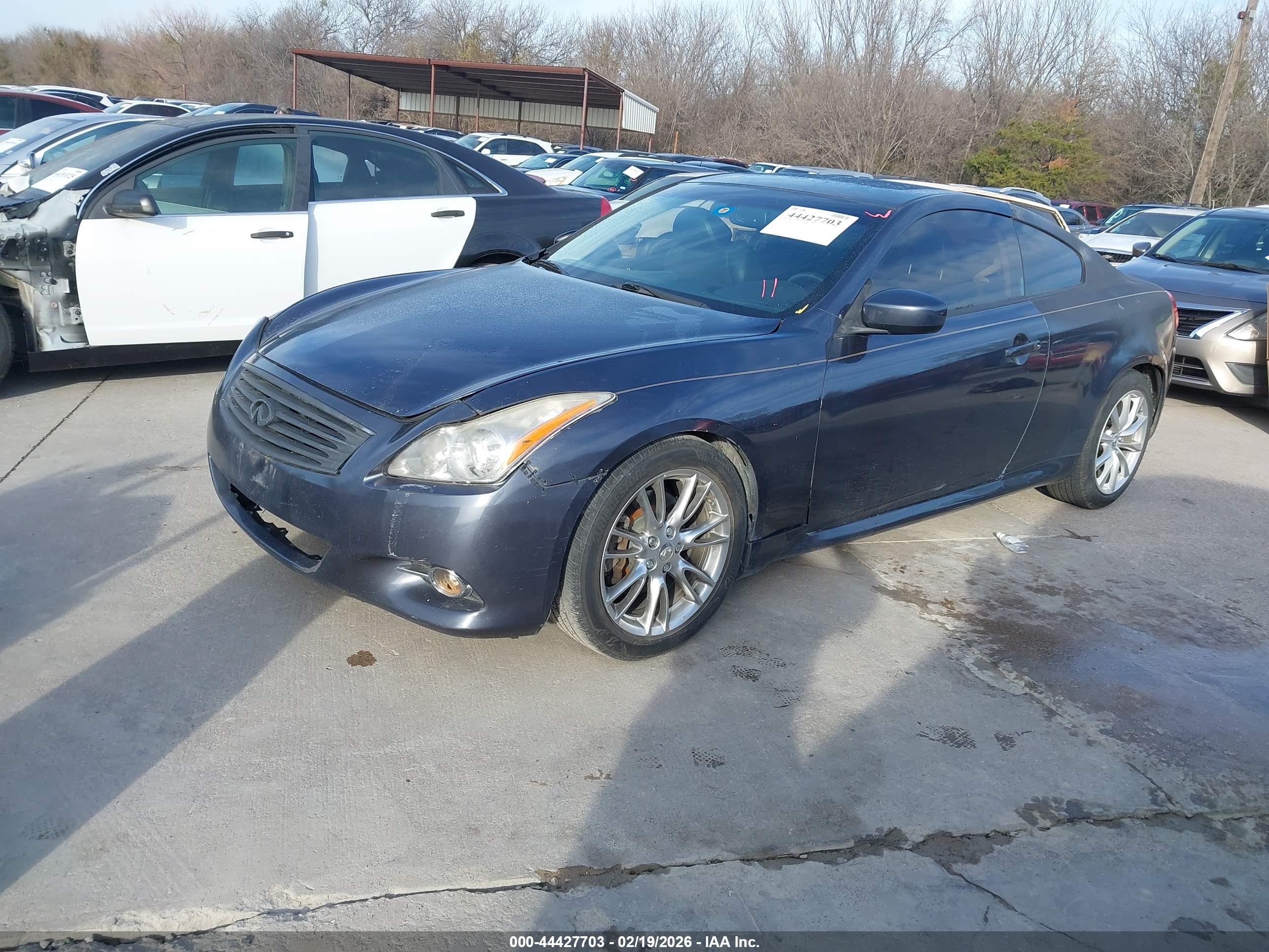 INFINITI G37 image 2