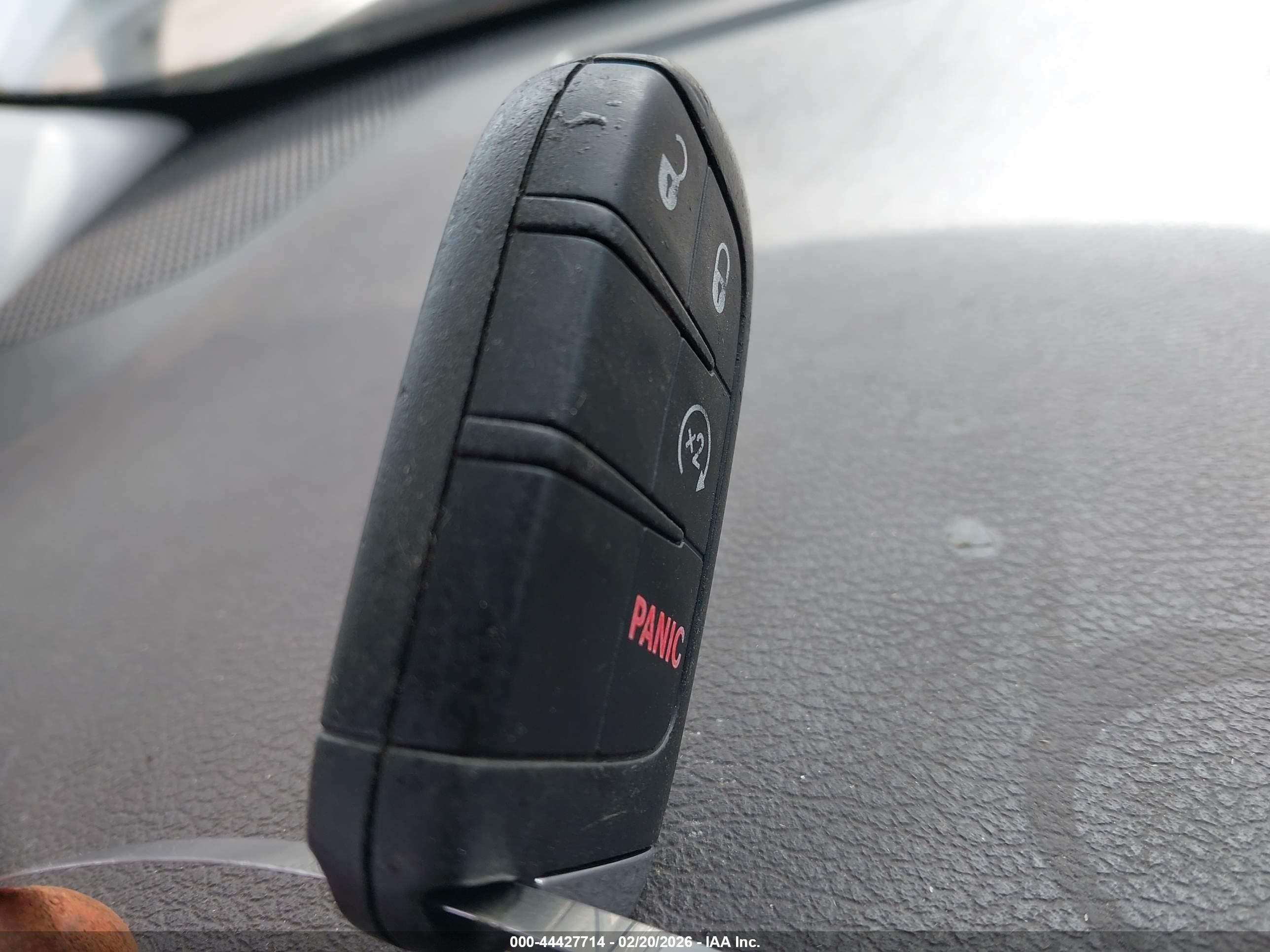 JEEP RENEGADE image 11