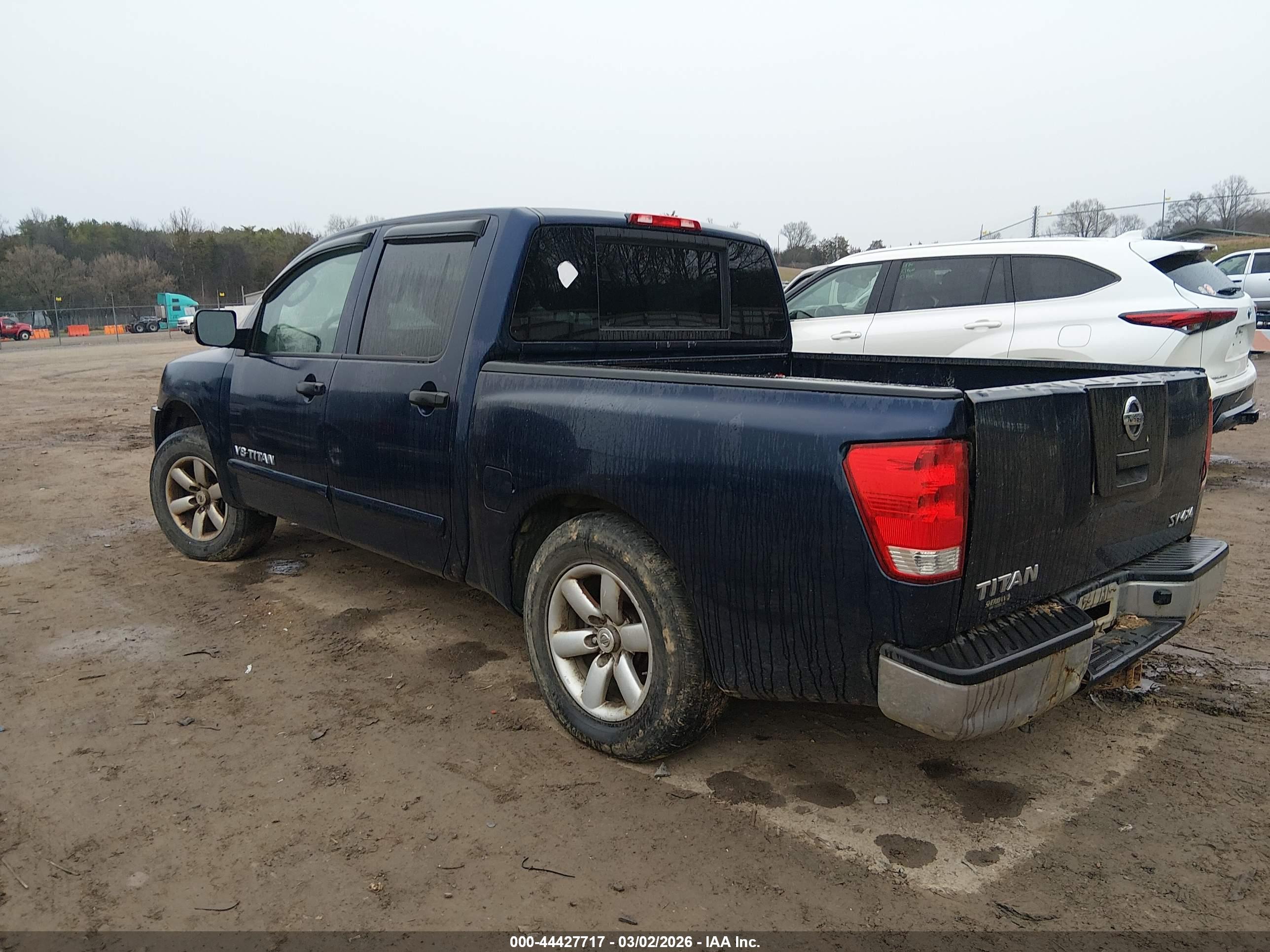 NISSAN TITAN image 3