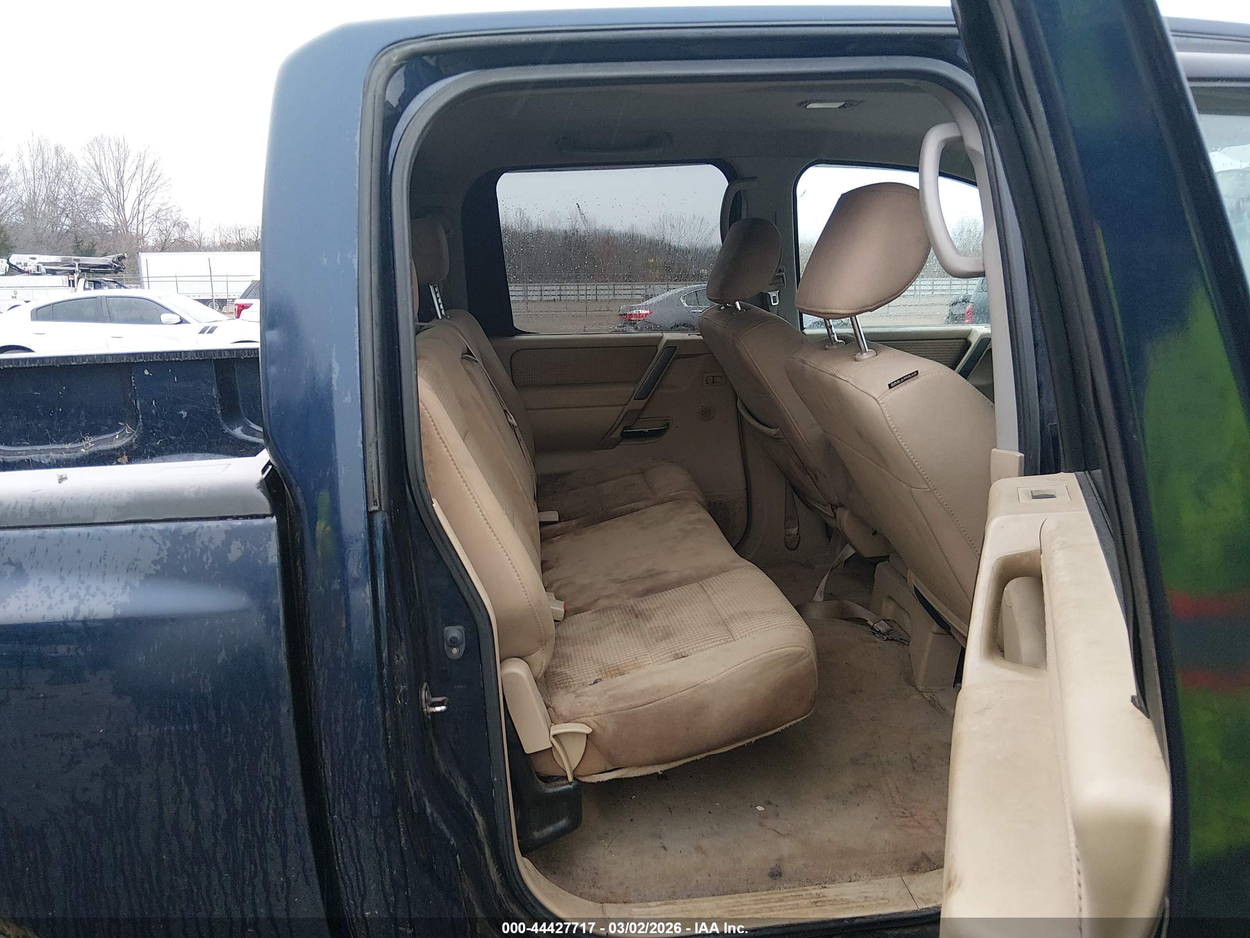 NISSAN TITAN image 8
