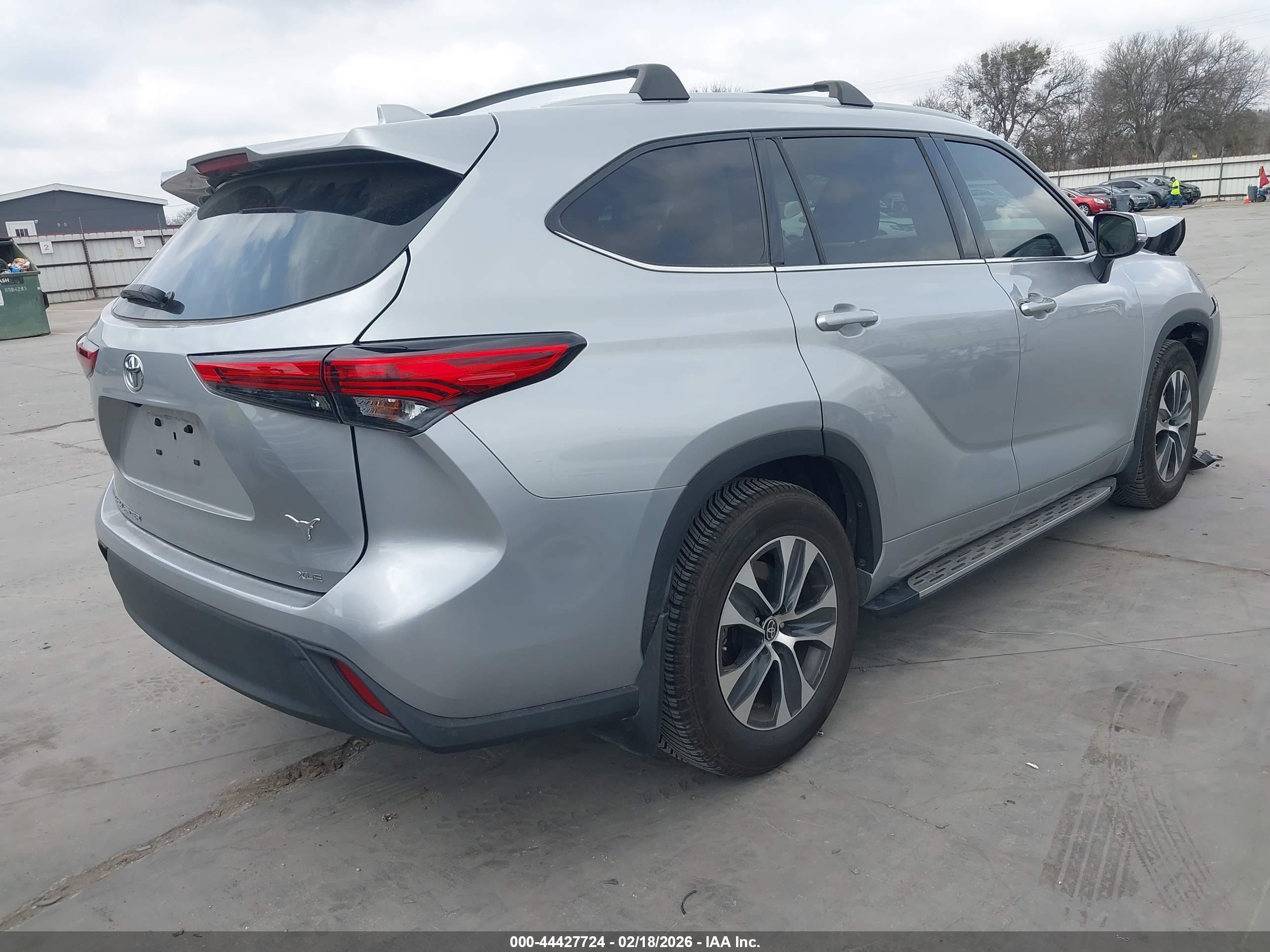 TOYOTA HIGHLANDER image 4