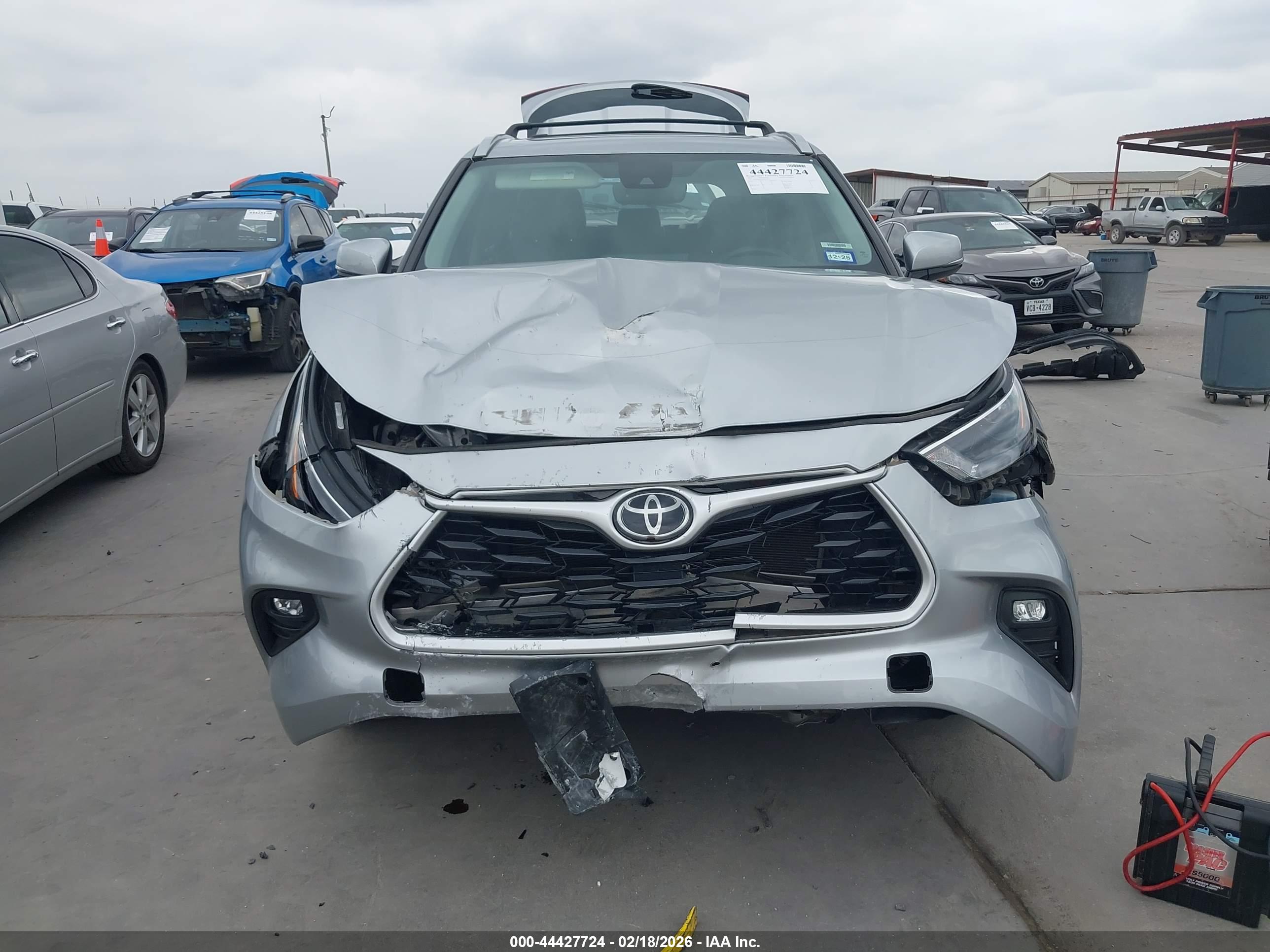 TOYOTA HIGHLANDER image 6