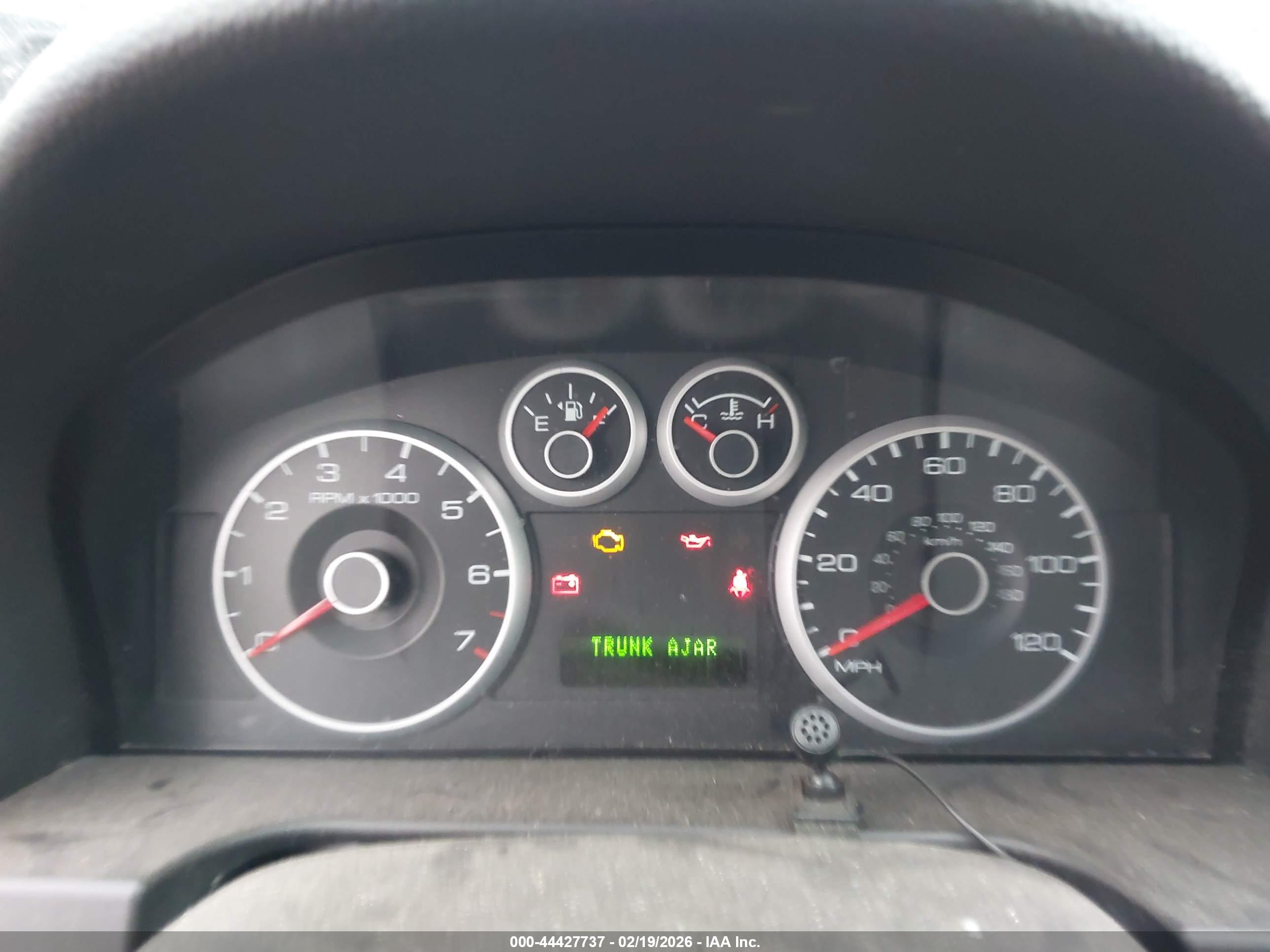 FORD FUSION image 7