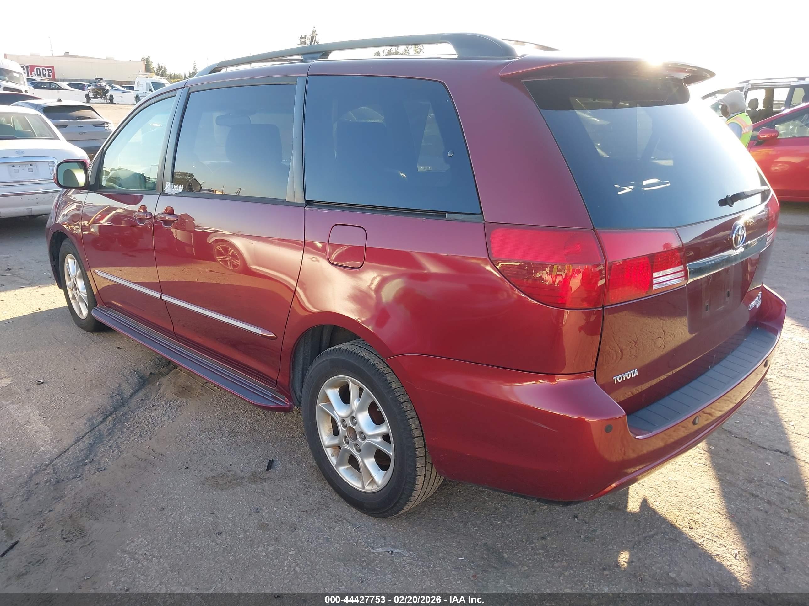 TOYOTA SIENNA image 3