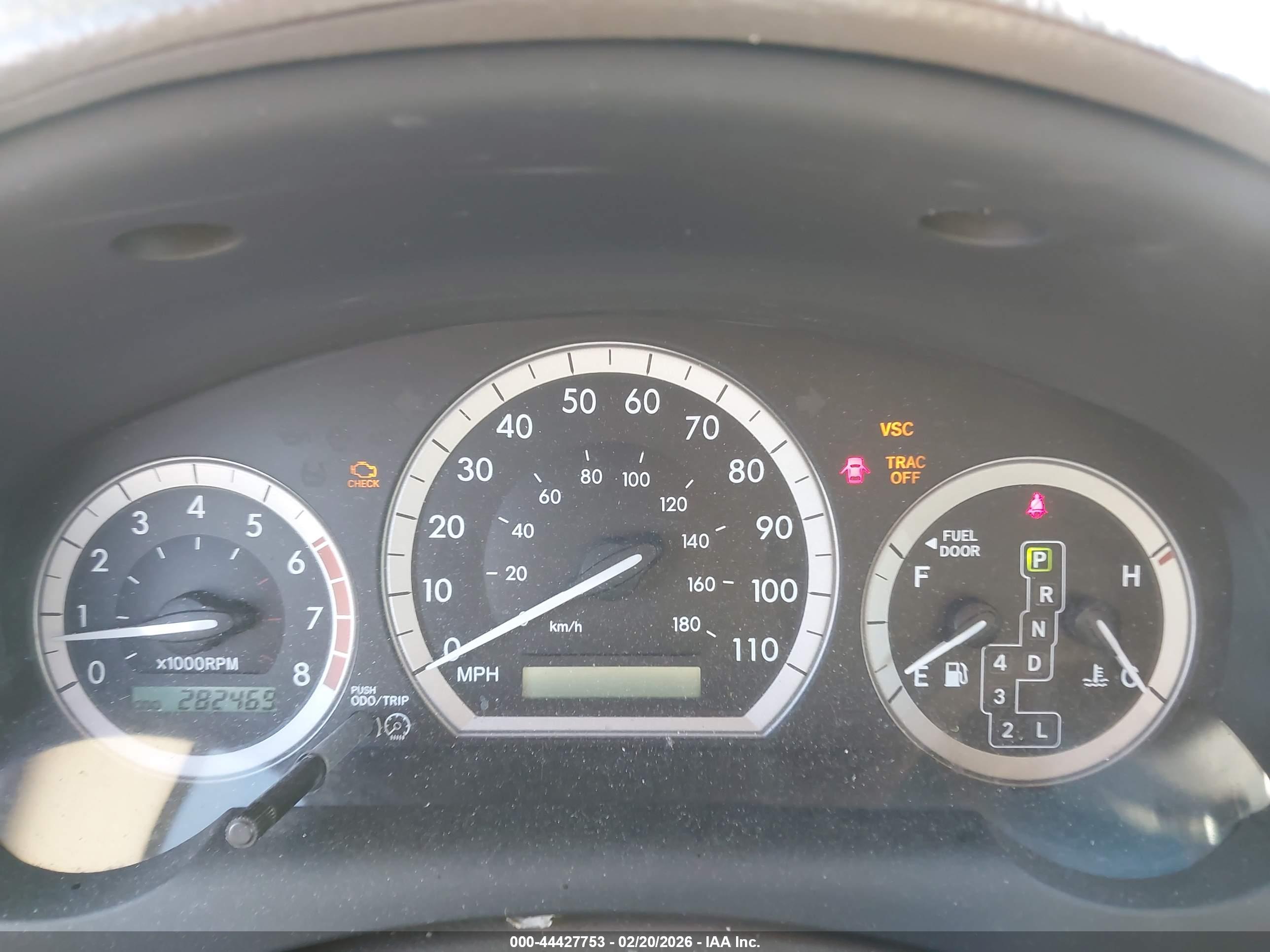 TOYOTA SIENNA image 7