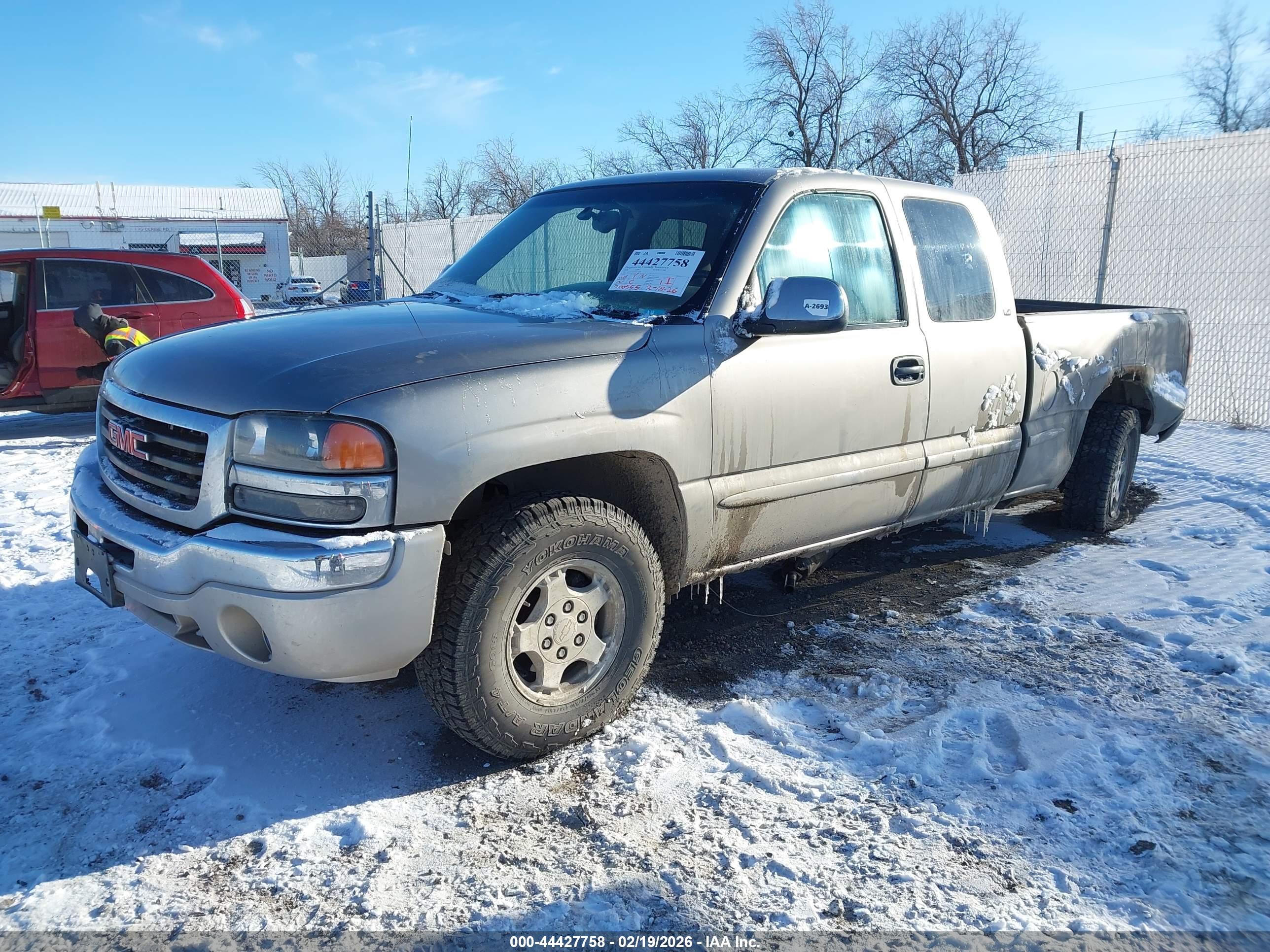 GMC SIERRA image 2