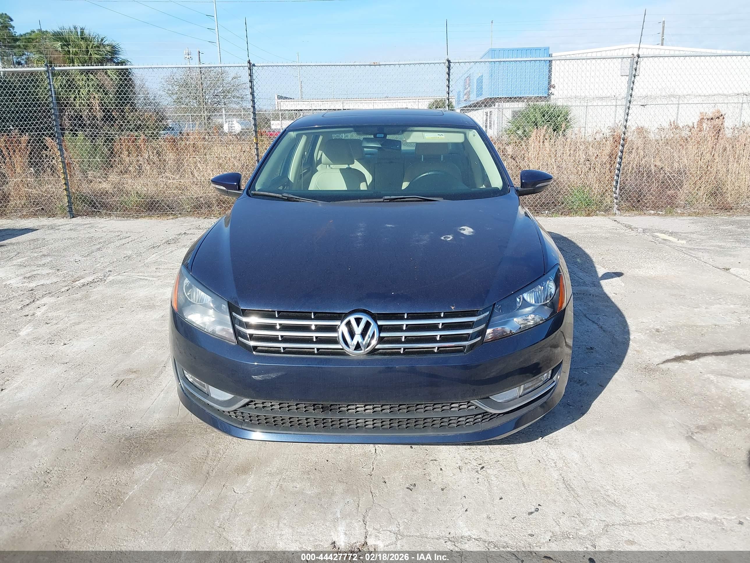 VOLKSWAGEN PASSAT image 6