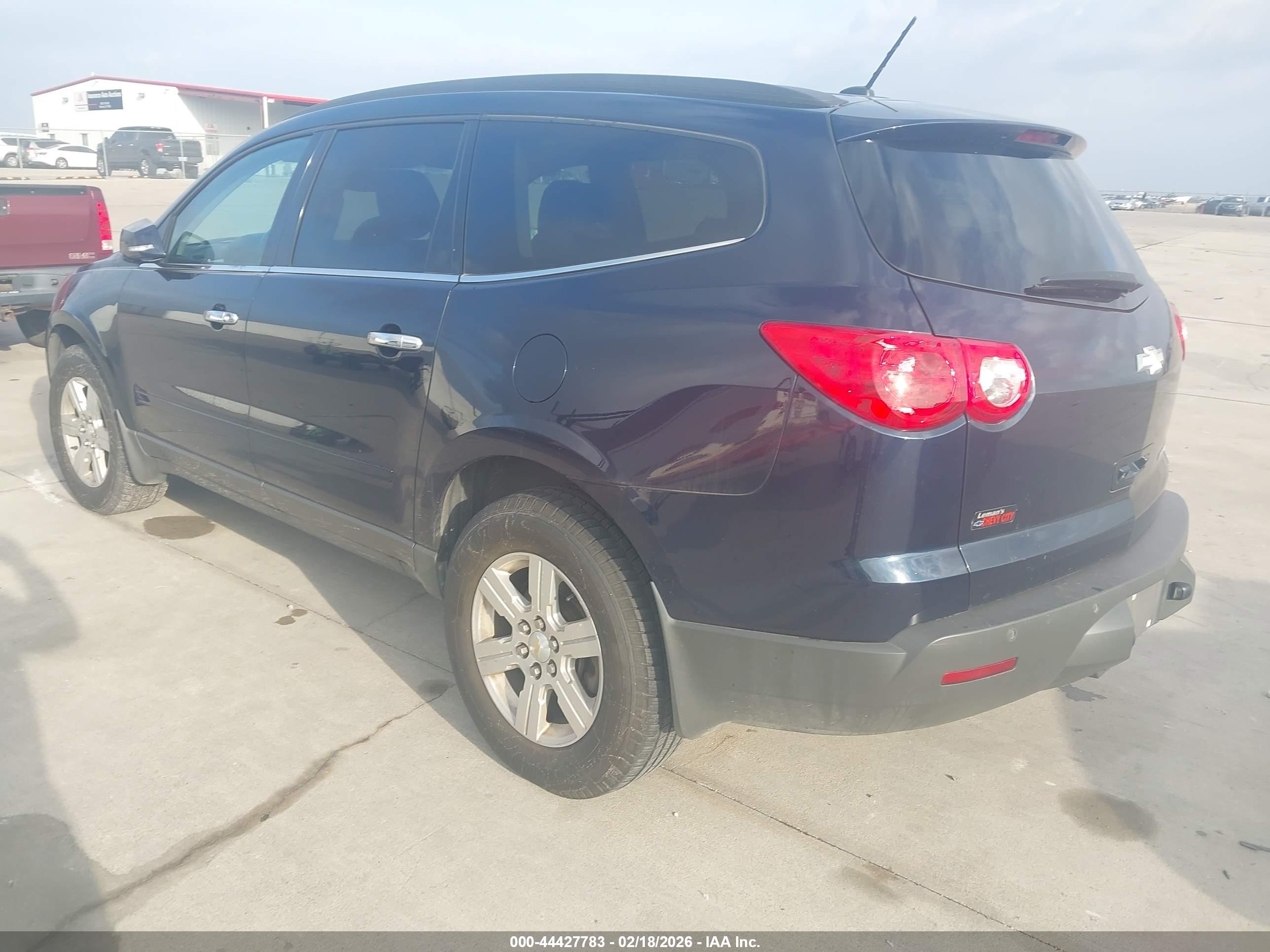CHEVROLET TRAVERSE image 3