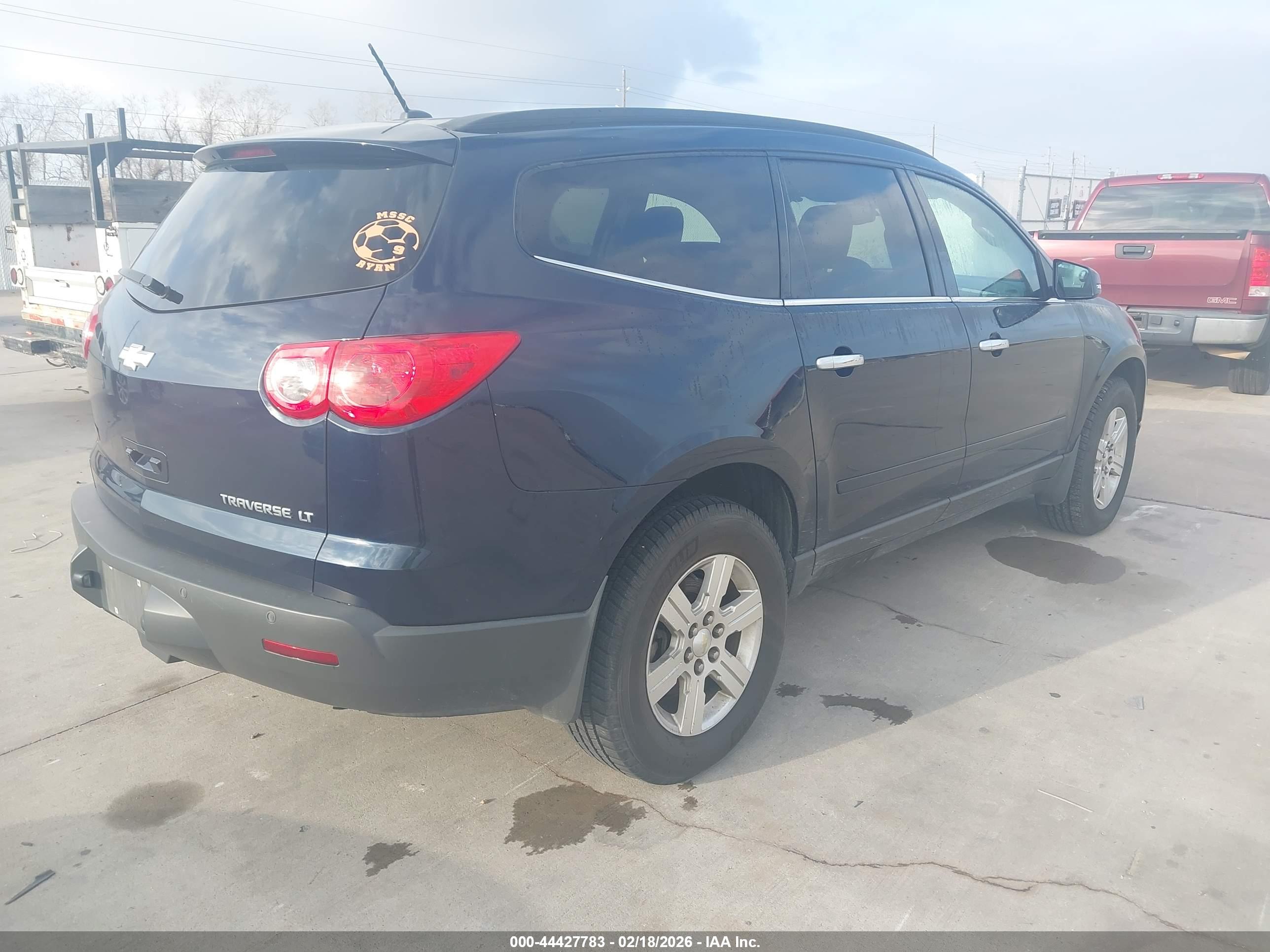 CHEVROLET TRAVERSE image 4