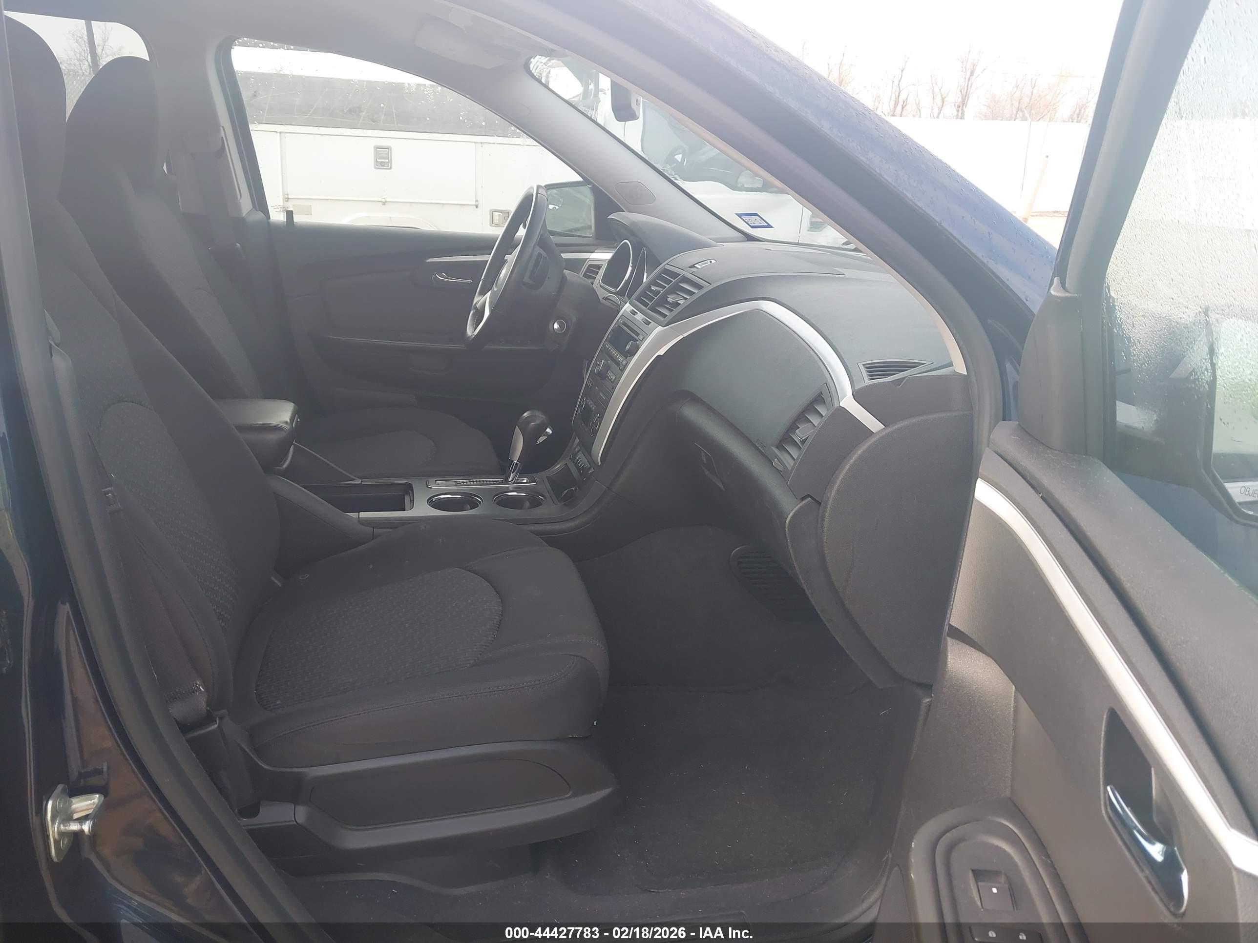 CHEVROLET TRAVERSE image 5