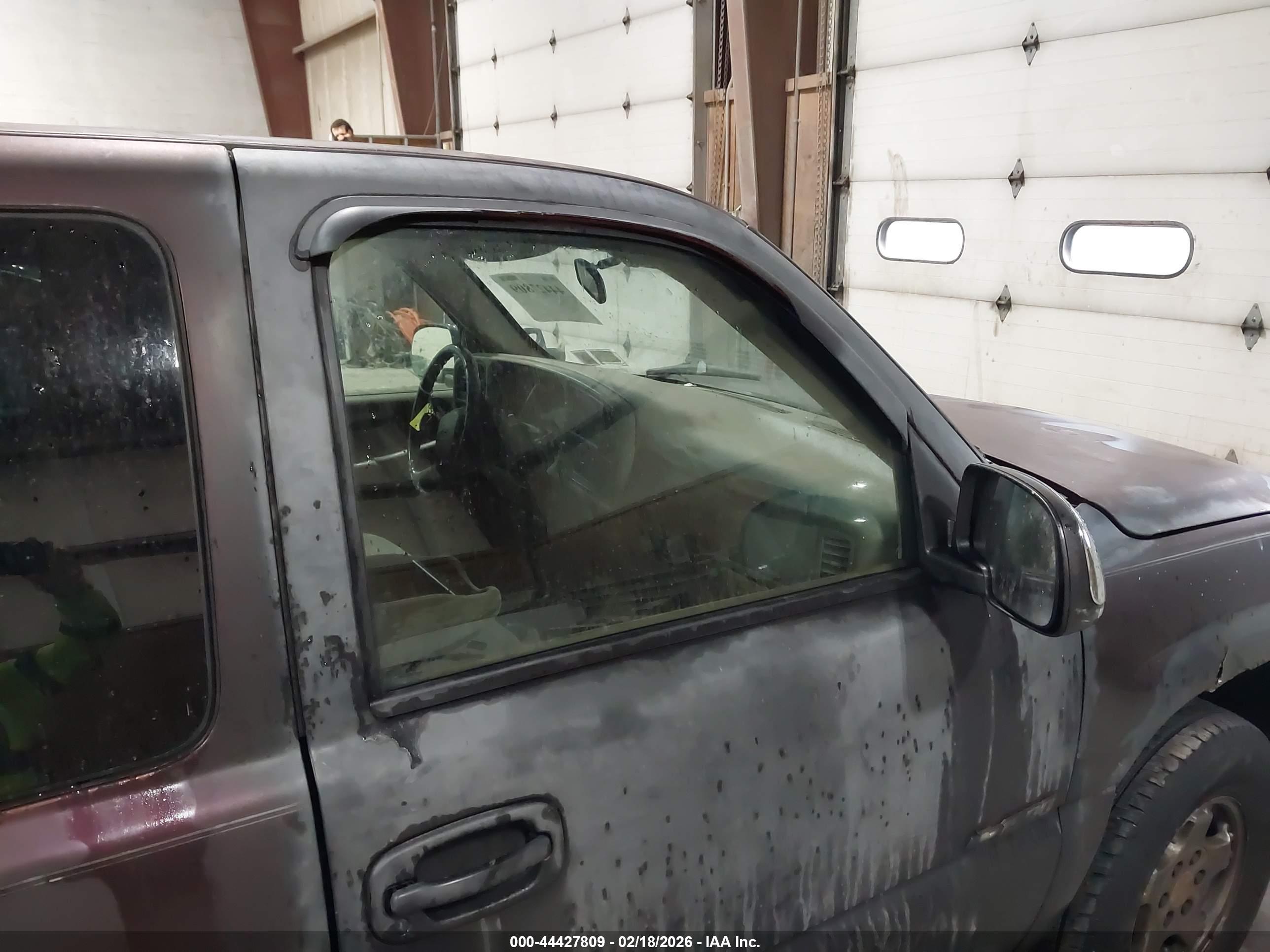 CHEVROLET SILVERADO image 5