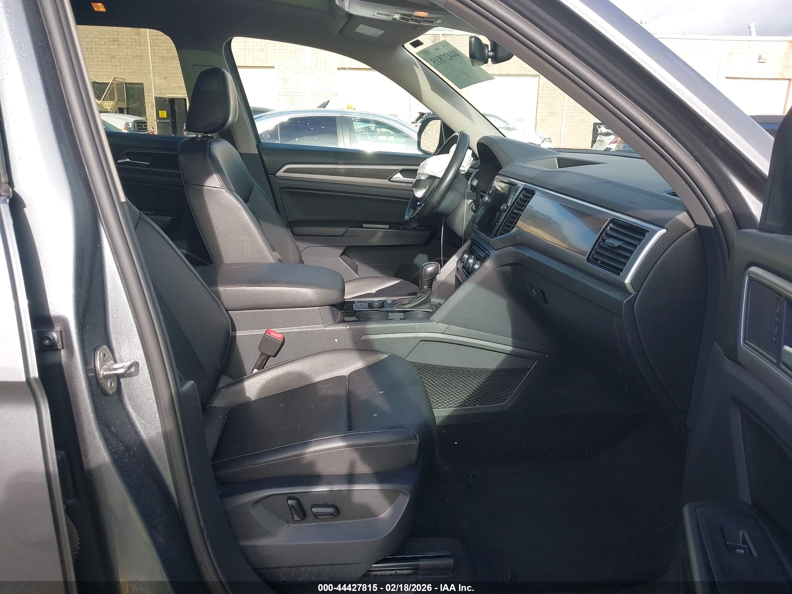 VOLKSWAGEN ATLAS image 5