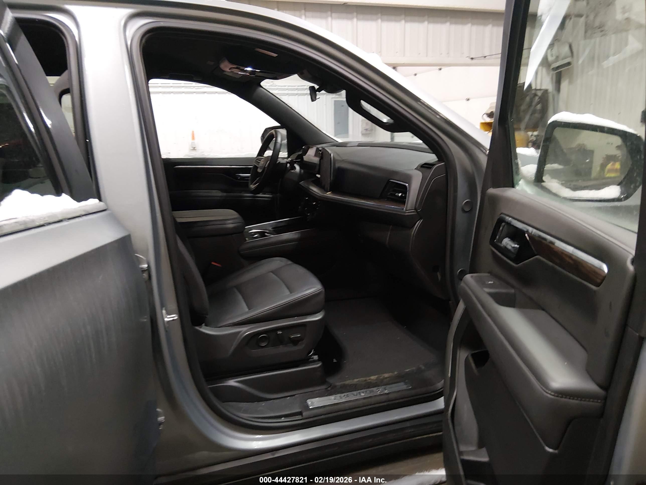 CHEVROLET TAHOE image 5
