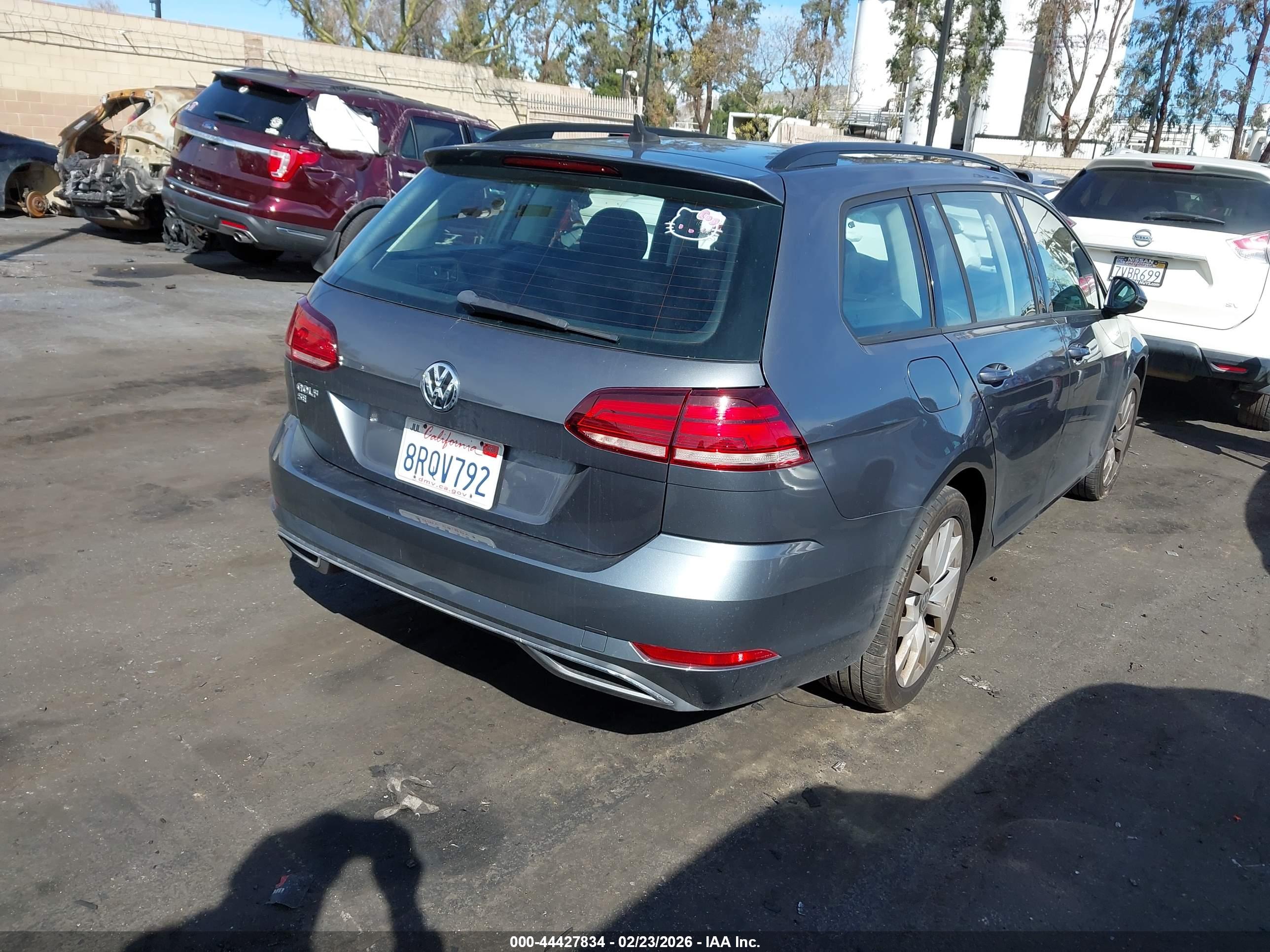 VOLKSWAGEN GOLF image 4