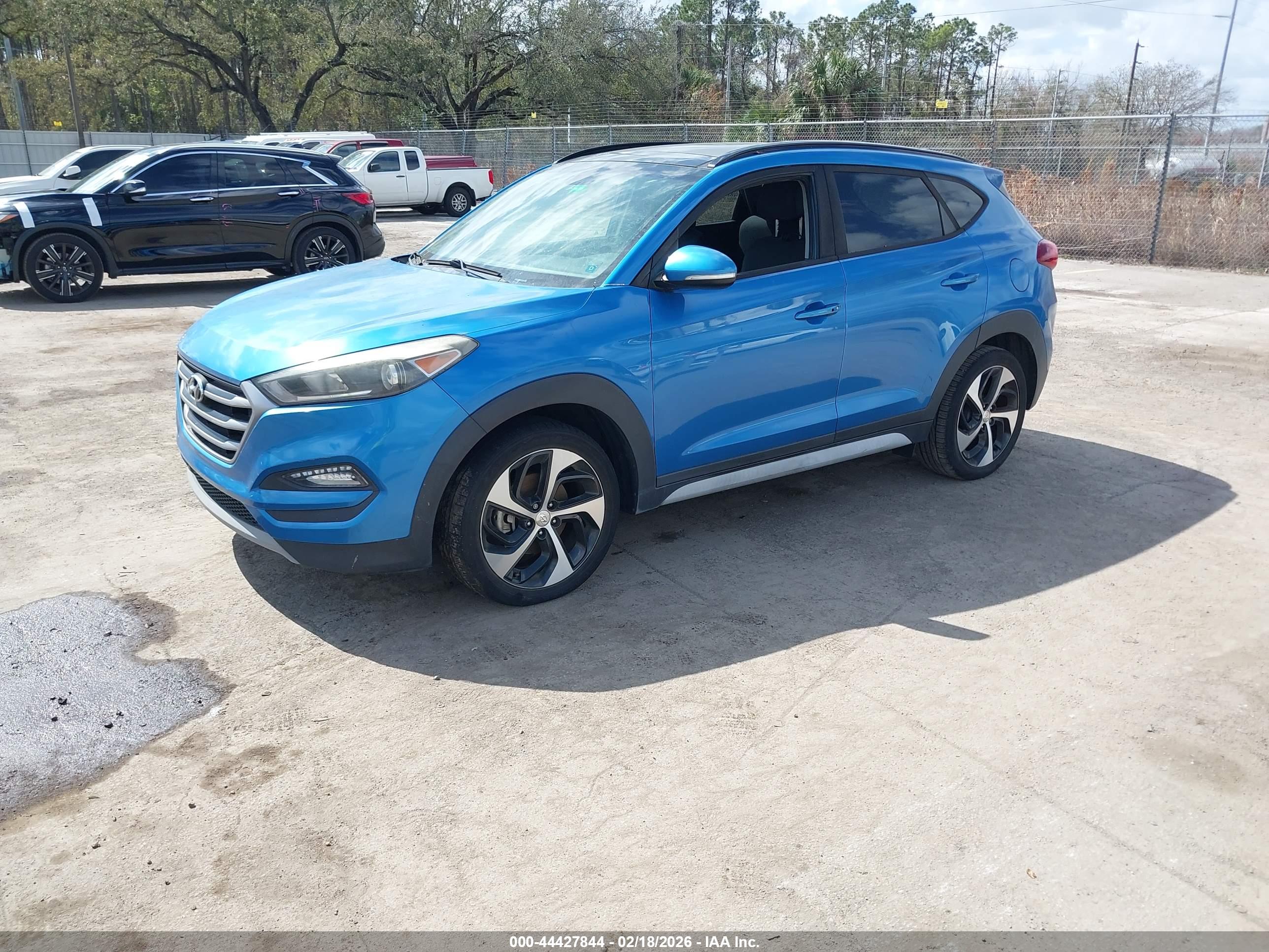 HYUNDAI TUCSON image 2
