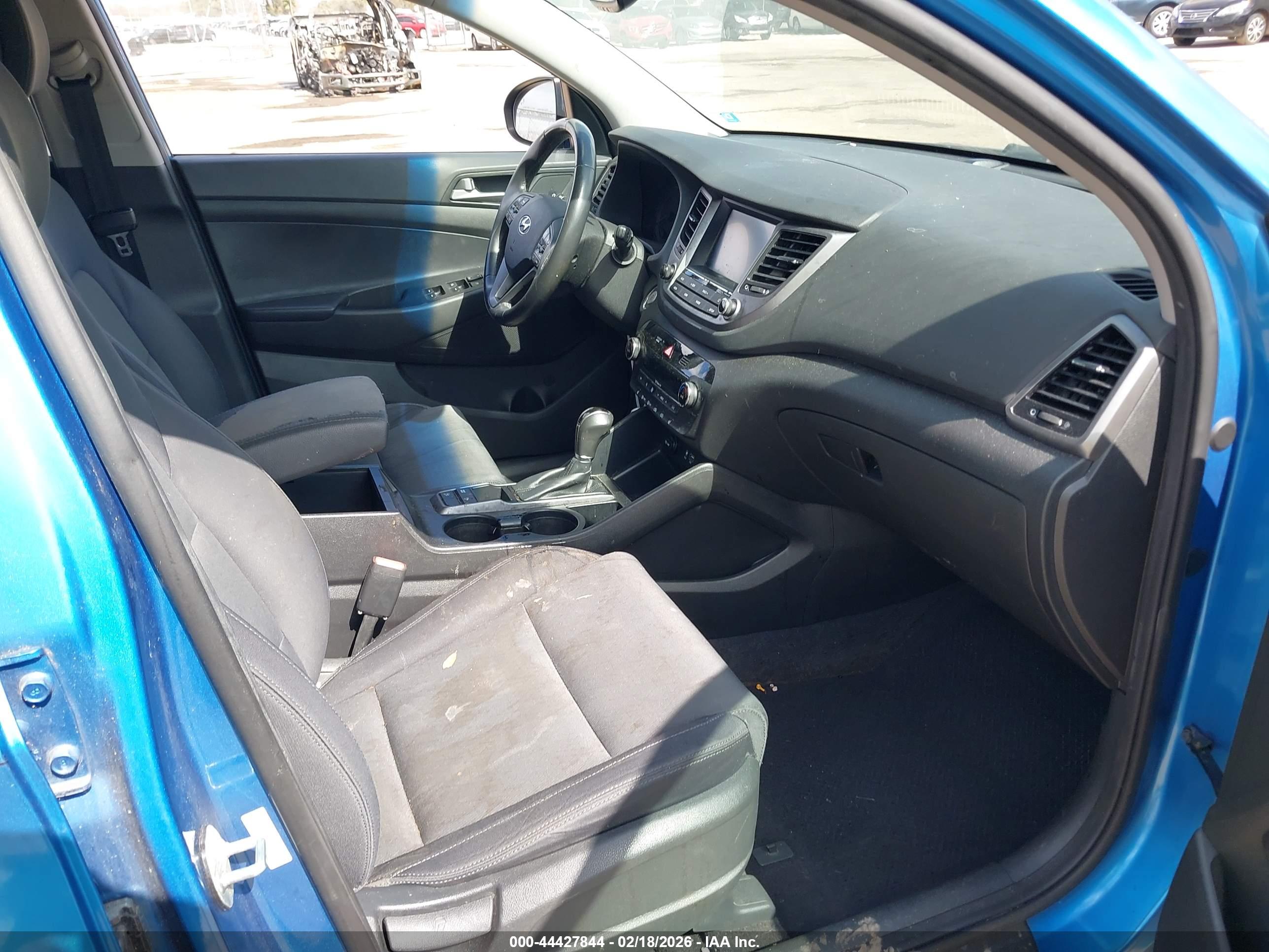 HYUNDAI TUCSON image 5