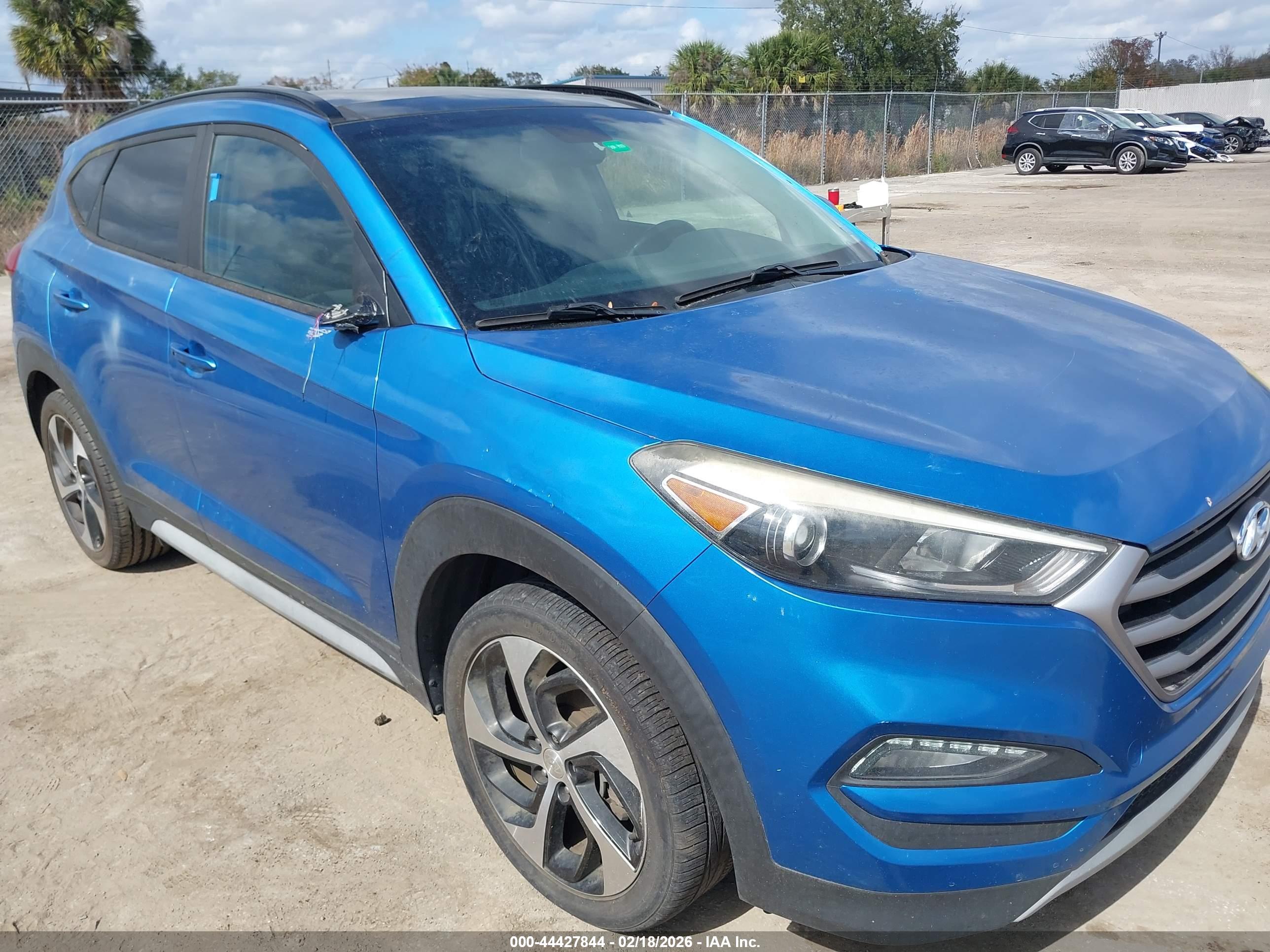 HYUNDAI TUCSON image 6