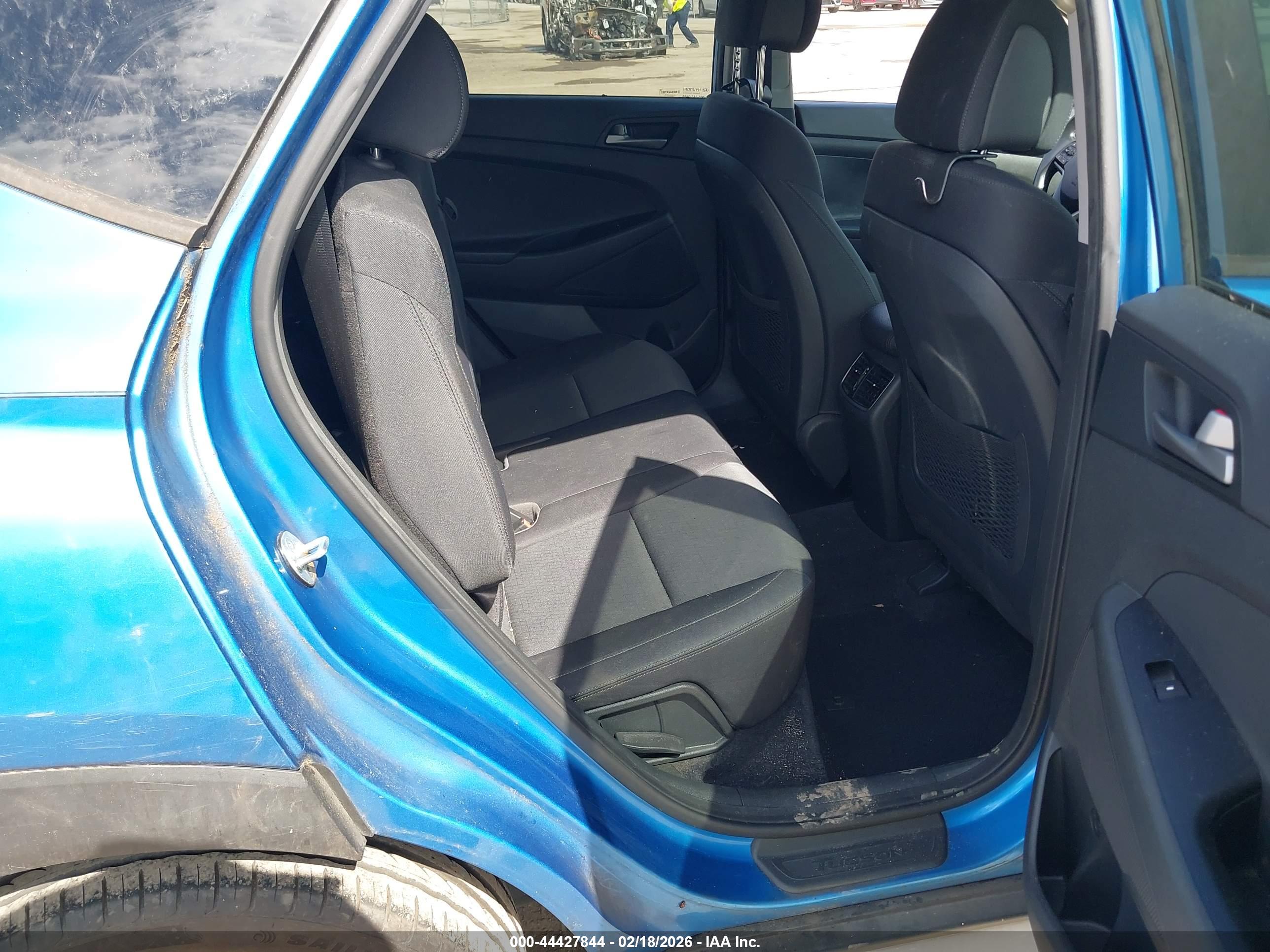 HYUNDAI TUCSON image 8
