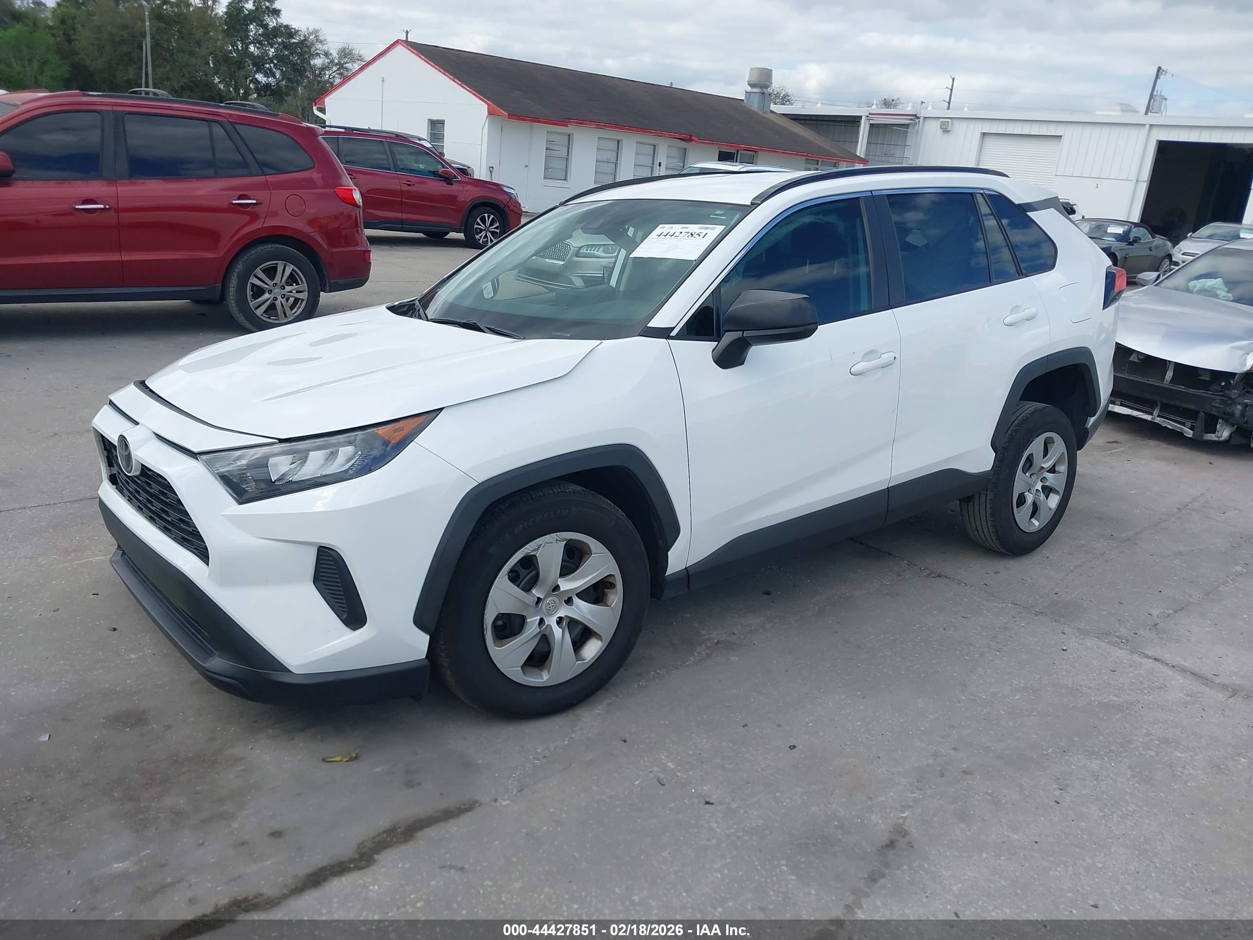 TOYOTA RAV4 image 2