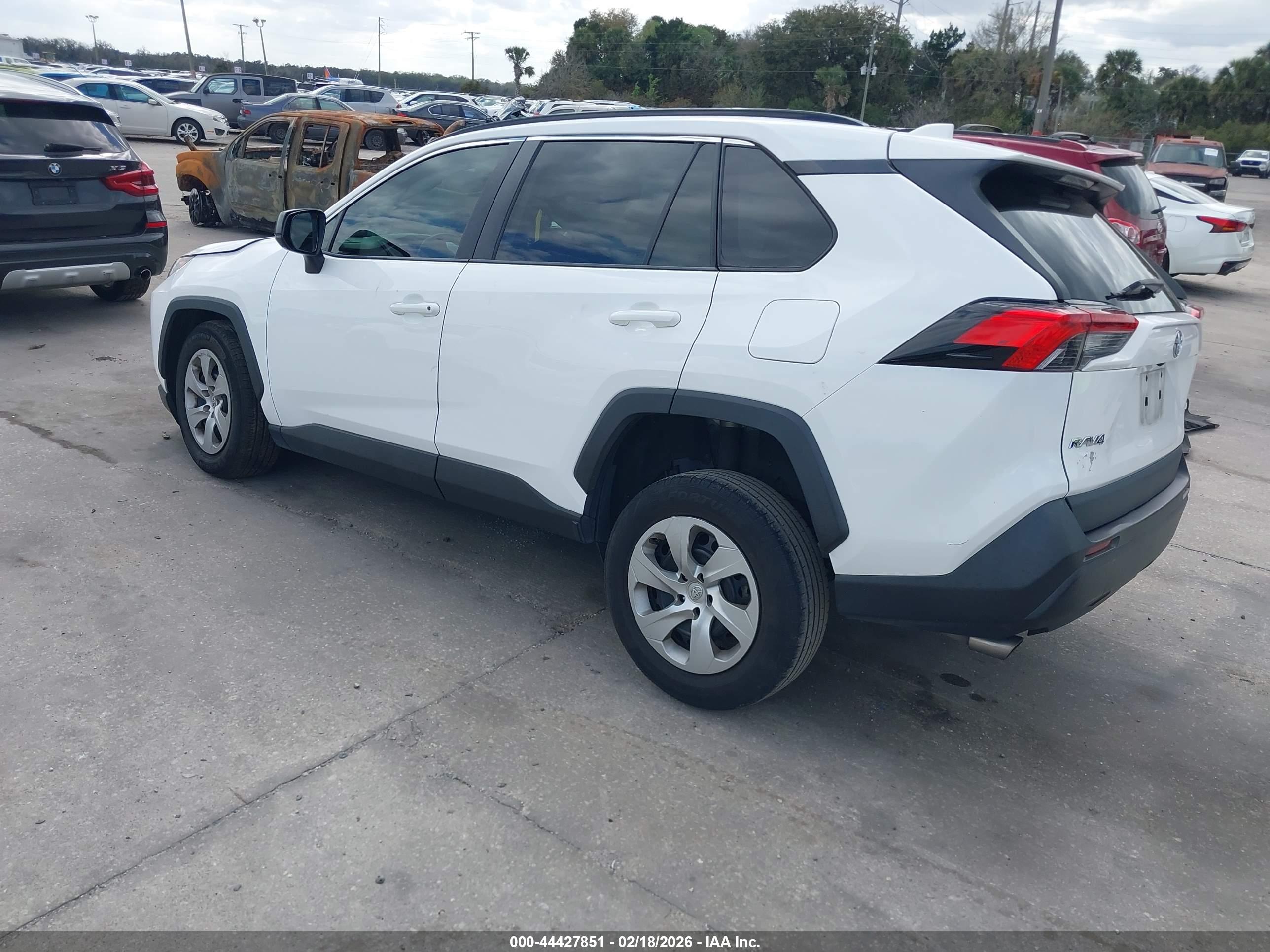 TOYOTA RAV4 image 3