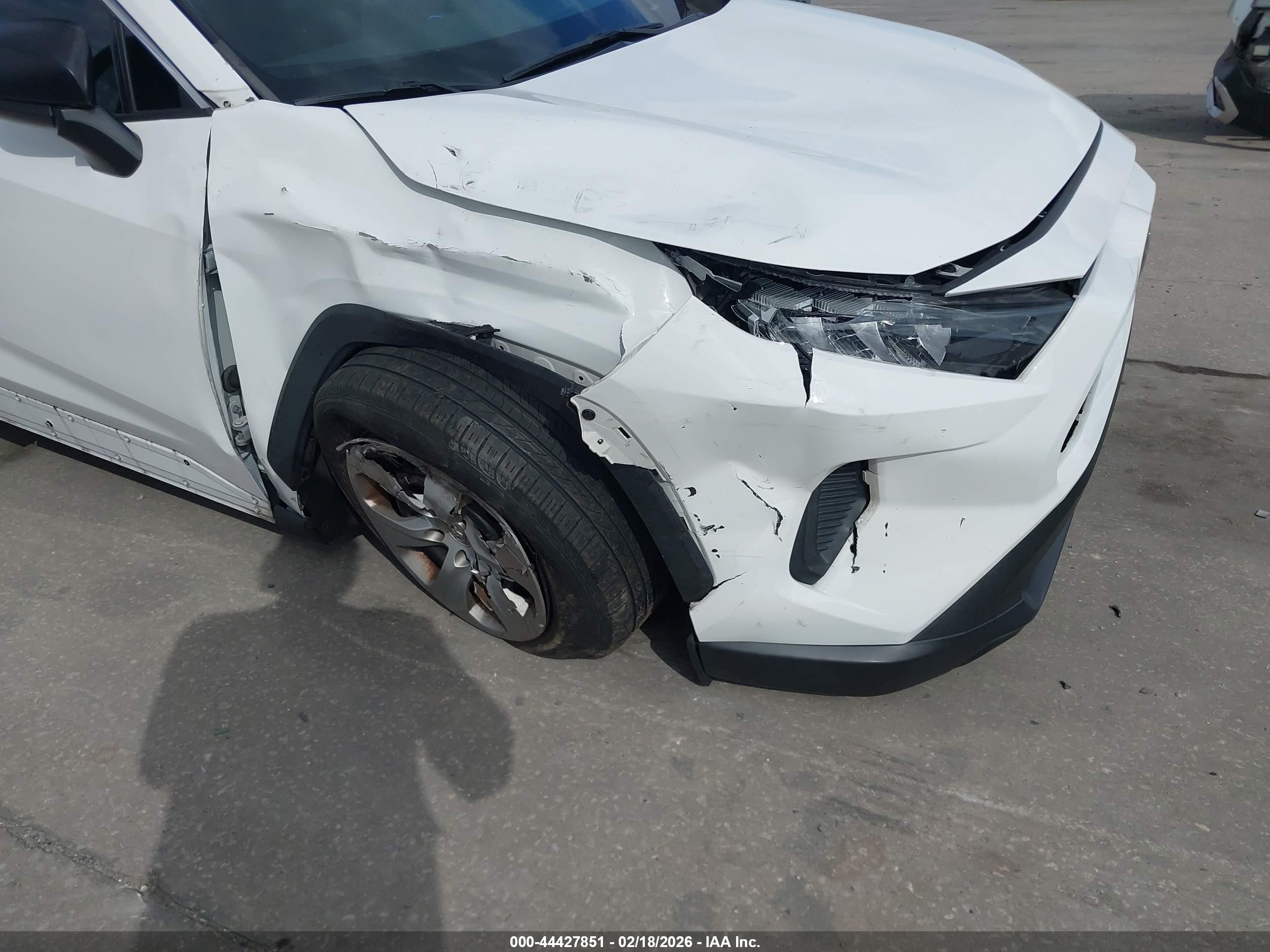 TOYOTA RAV4 image 6